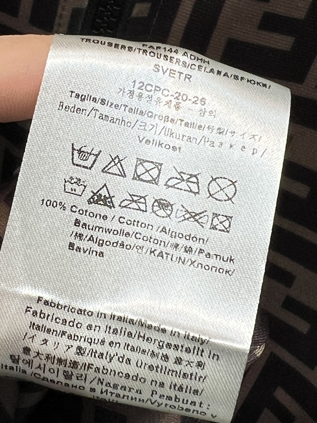 FD家 25早秋新款 连帽两面穿运动外套+高腰阔腿长裤  连帽纯色卫衣外套充满青春活力气息  两侧插兜点