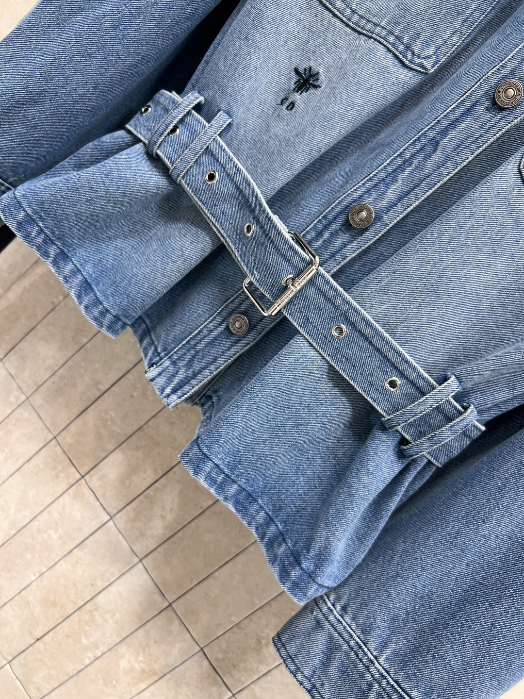 D家 25早秋新款 酵素洗水怀旧牛仔收腰外套 经典宽松蚕型时髦又高级 搭配本布腰带收腰设计 原版开膜定制