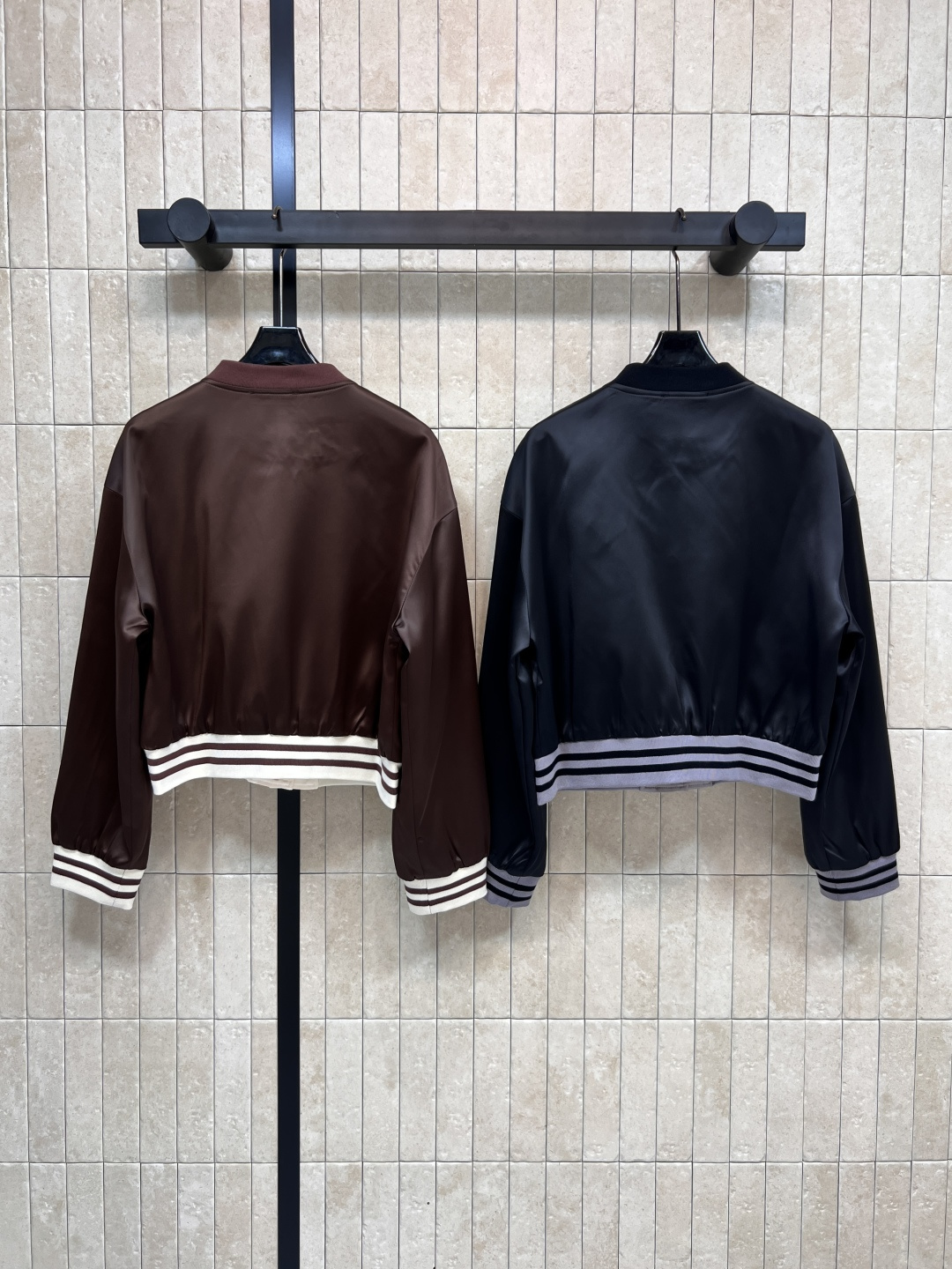 PD家 25早秋新款 拼色飞行夹克外套 经典三角标logo标识点缀低调奢华 减龄学院风百搭不挑人气质时髦