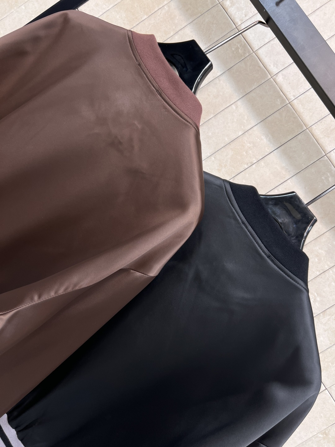 PD家 25早秋新款 拼色飞行夹克外套 经典三角标logo标识点缀低调奢华 减龄学院风百搭不挑人气质时髦