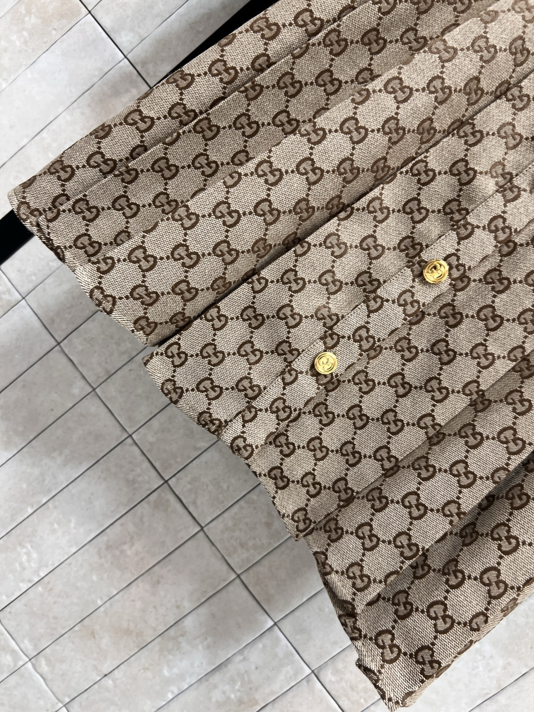 G家 25早秋新款 双G提花翻领长袖连衣裙 气质翻领设计 定制双G金扣装饰 压褶裙摆设计 上身超显气质显