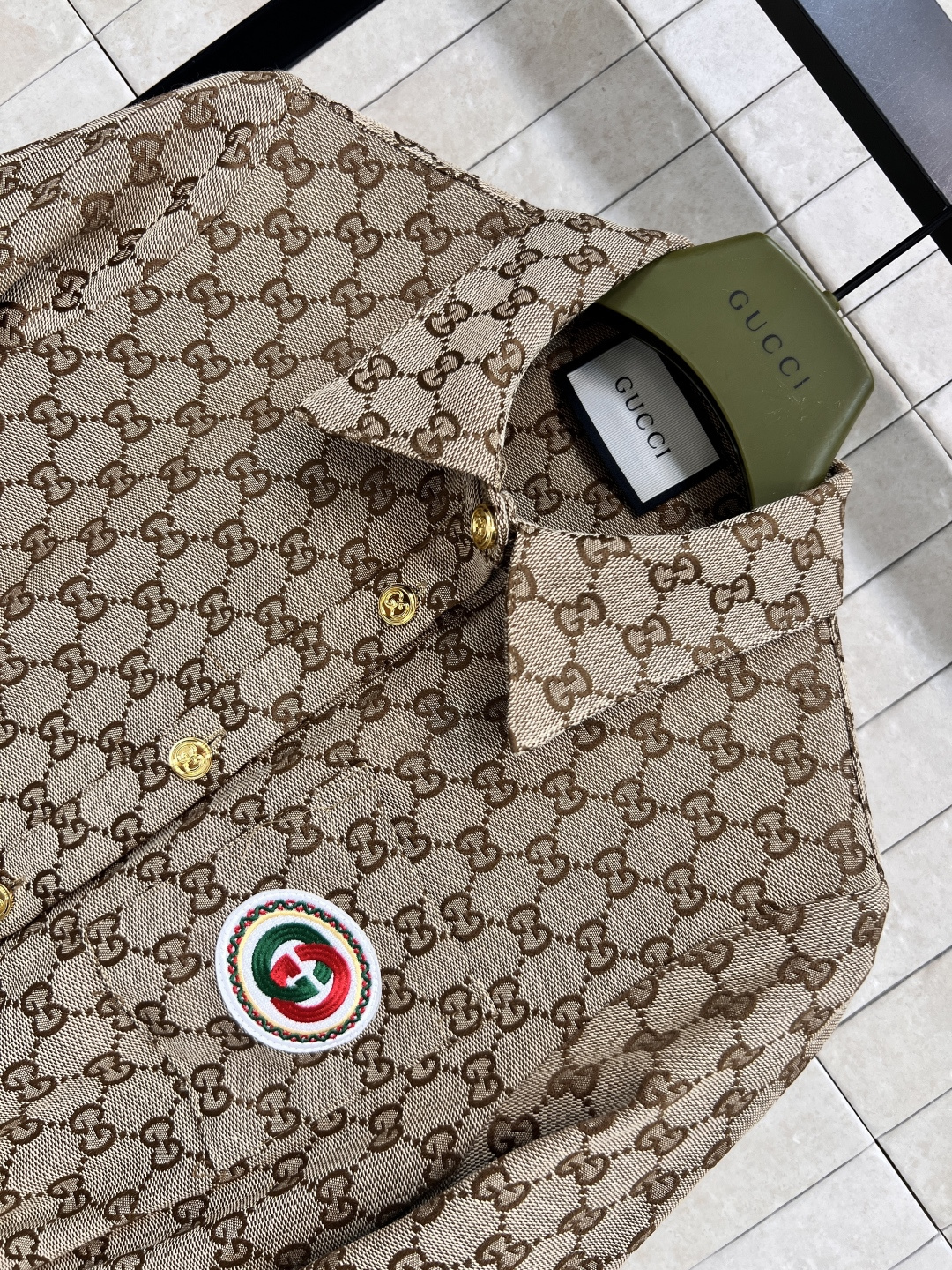 G家 25早秋新款 双G提花翻领长袖连衣裙 气质翻领设计 定制双G金扣装饰 压褶裙摆设计 上身超显气质显