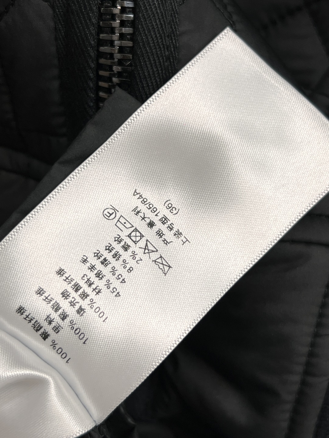 D家 25早秋新款 双面走线夹棉菱格纹衍缝 大翻领棉服外套 重工绗缝双向拉链设计 非常重工的系列 双层夹