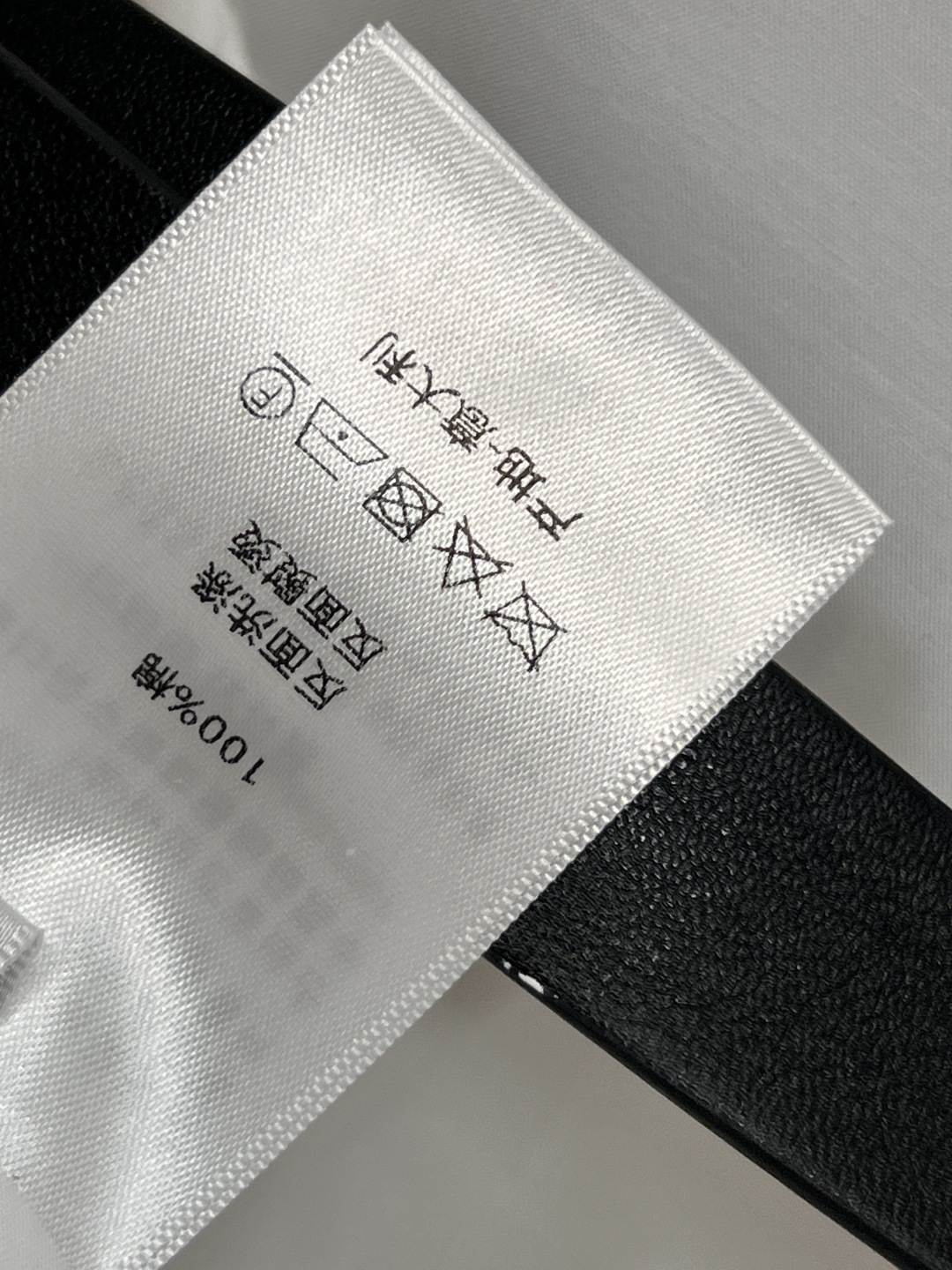 D家 25早秋新款 翻领花边白色长款连衣裙 减龄学院风优雅气质 收腰压褶大伞摆设计感超赞 腰带搭配金属C