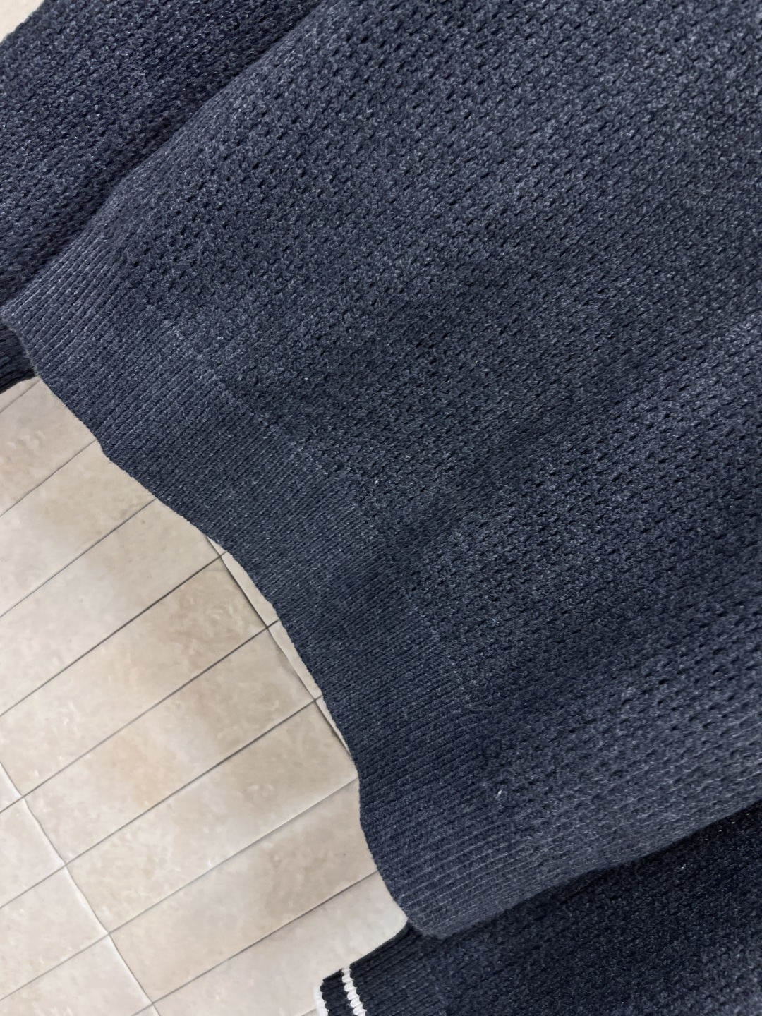 MIu家 25早秋新款 圆领针织套头上衣 撞色条纹包边设计 甜美俏皮又时髦 胸口字母logo提花口袋点缀