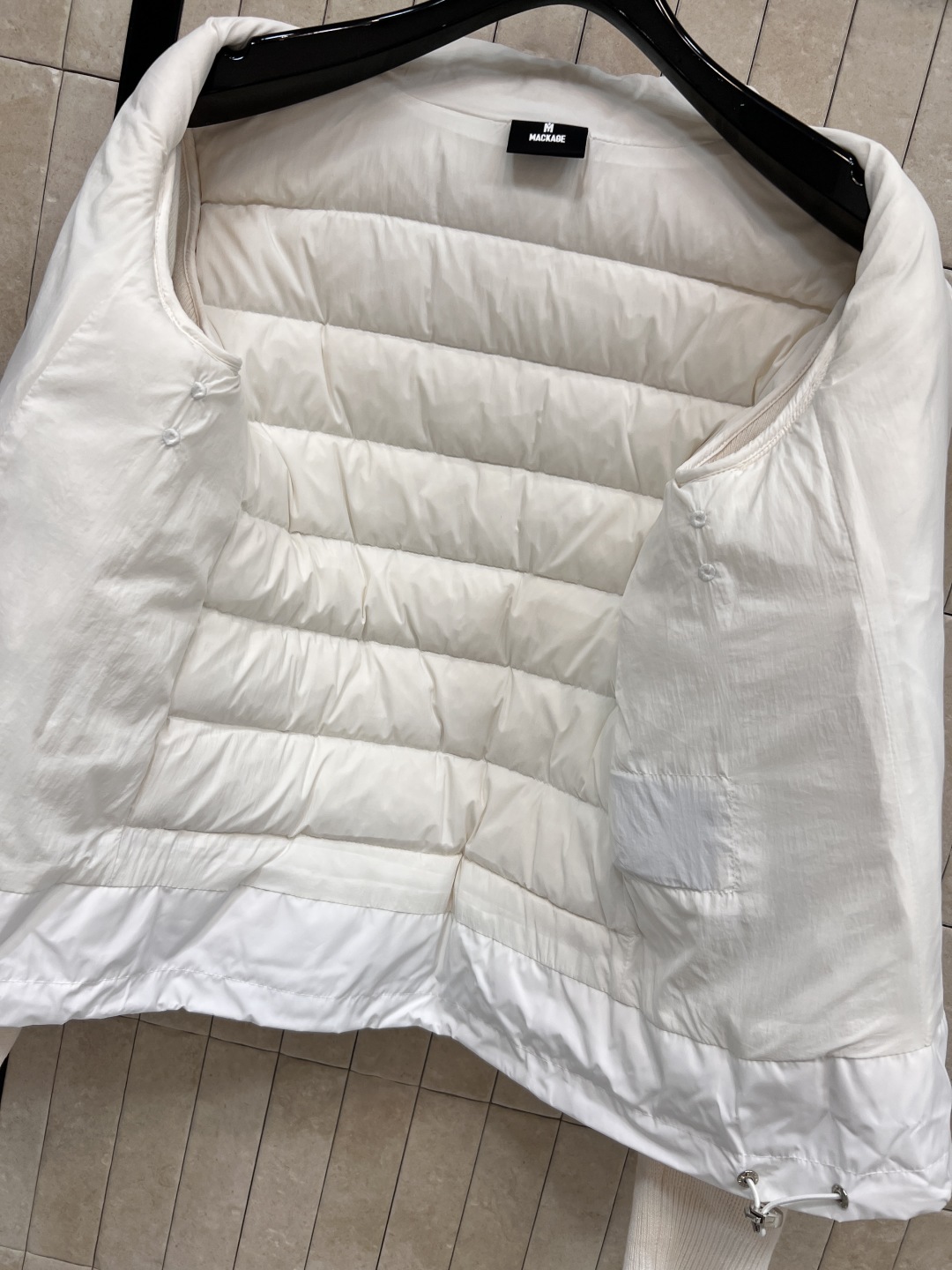 M家 25早秋新款 立领拼接针织羽绒服 宽松短款下摆抽绳收腰版型 上身轻松分割身材 比例显瘦显高绝绝子 