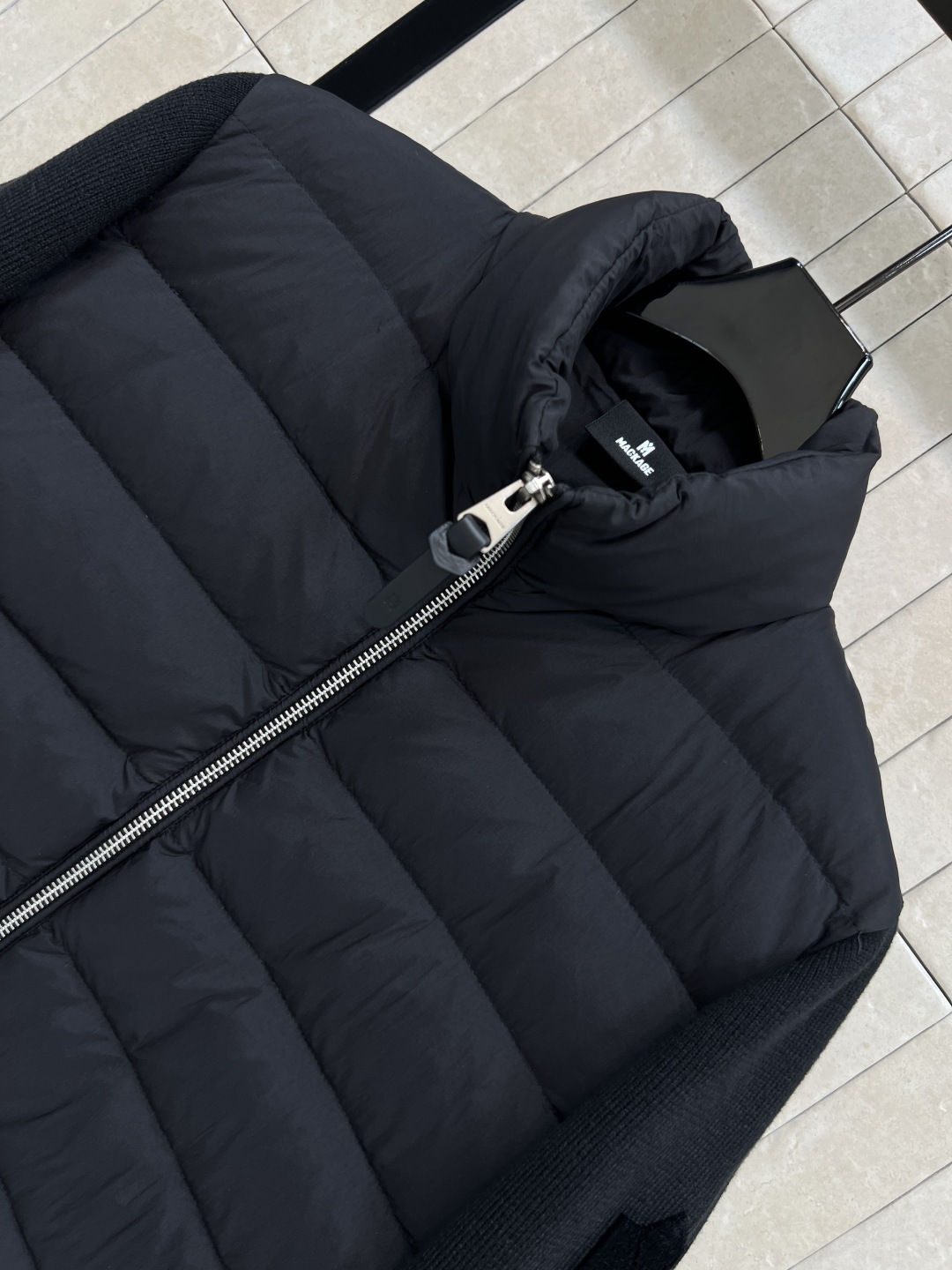 M家 25早秋新款 立领拼接针织羽绒服 宽松短款下摆抽绳收腰版型 上身轻松分割身材 比例显瘦显高绝绝子 