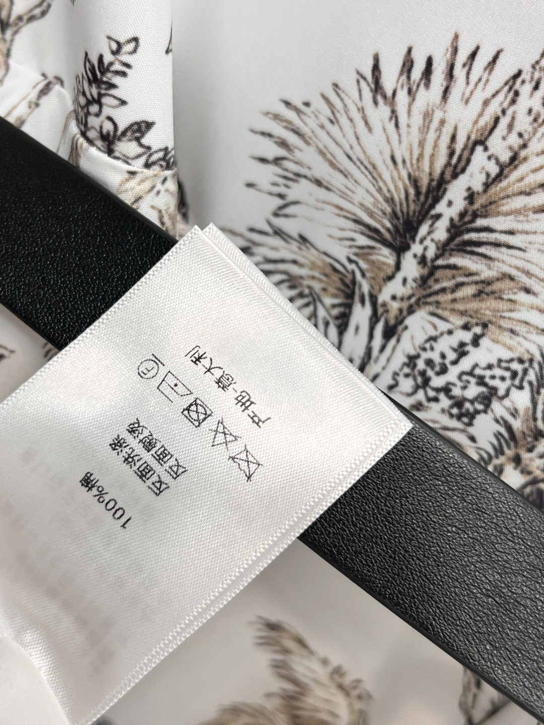 D家 25早秋新款 椰树印花翻领长款连衣裙 经典的复古椰树🌴印花 演绎复古情怀 上身太爱了自带立体感画面