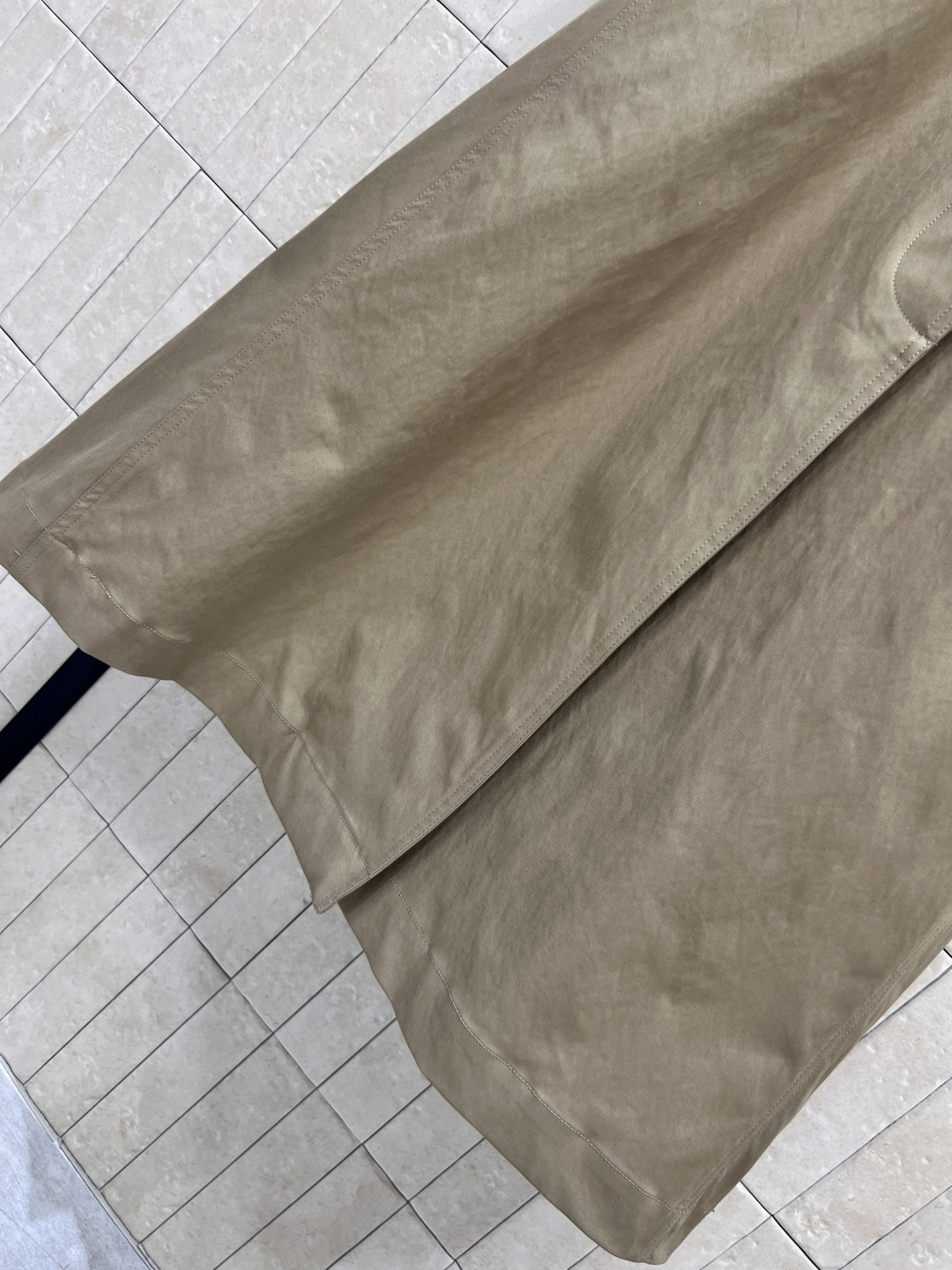 25早秋新款 驼色立领腰带长款风衣 上身就是博主街拍范 经典大气 属于穿N年都不过时的款式 值得收藏 可