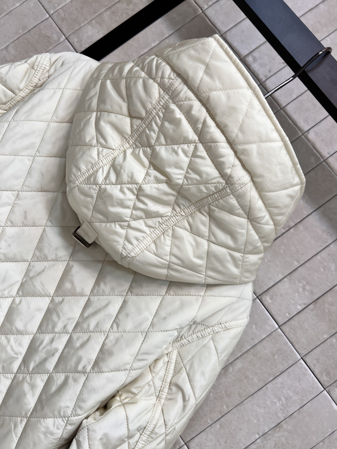 BUR家 25早秋新款 菱格纹绗缝连帽棉服 连帽宽松版型上身巨显瘦 帅气又拉风的时髦单品 里面经典格纹拼