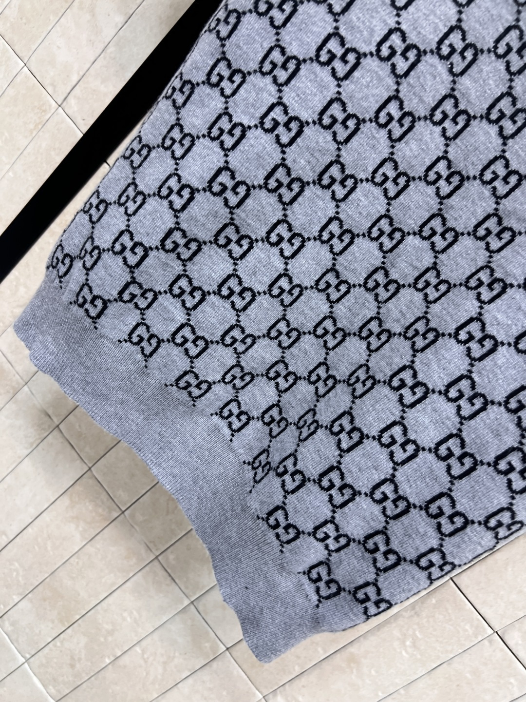 G家 25早秋新款 双G提花系列 圆领短袖衫+V领针织长袖开衫 GG提花自带奢华感 经典宽松版型 上身舒