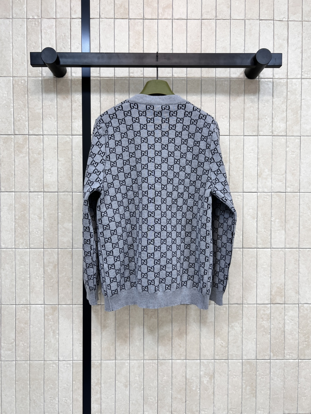 G家 25早秋新款 双G提花系列 圆领短袖衫+V领针织长袖开衫 GG提花自带奢华感 经典宽松版型 上身舒