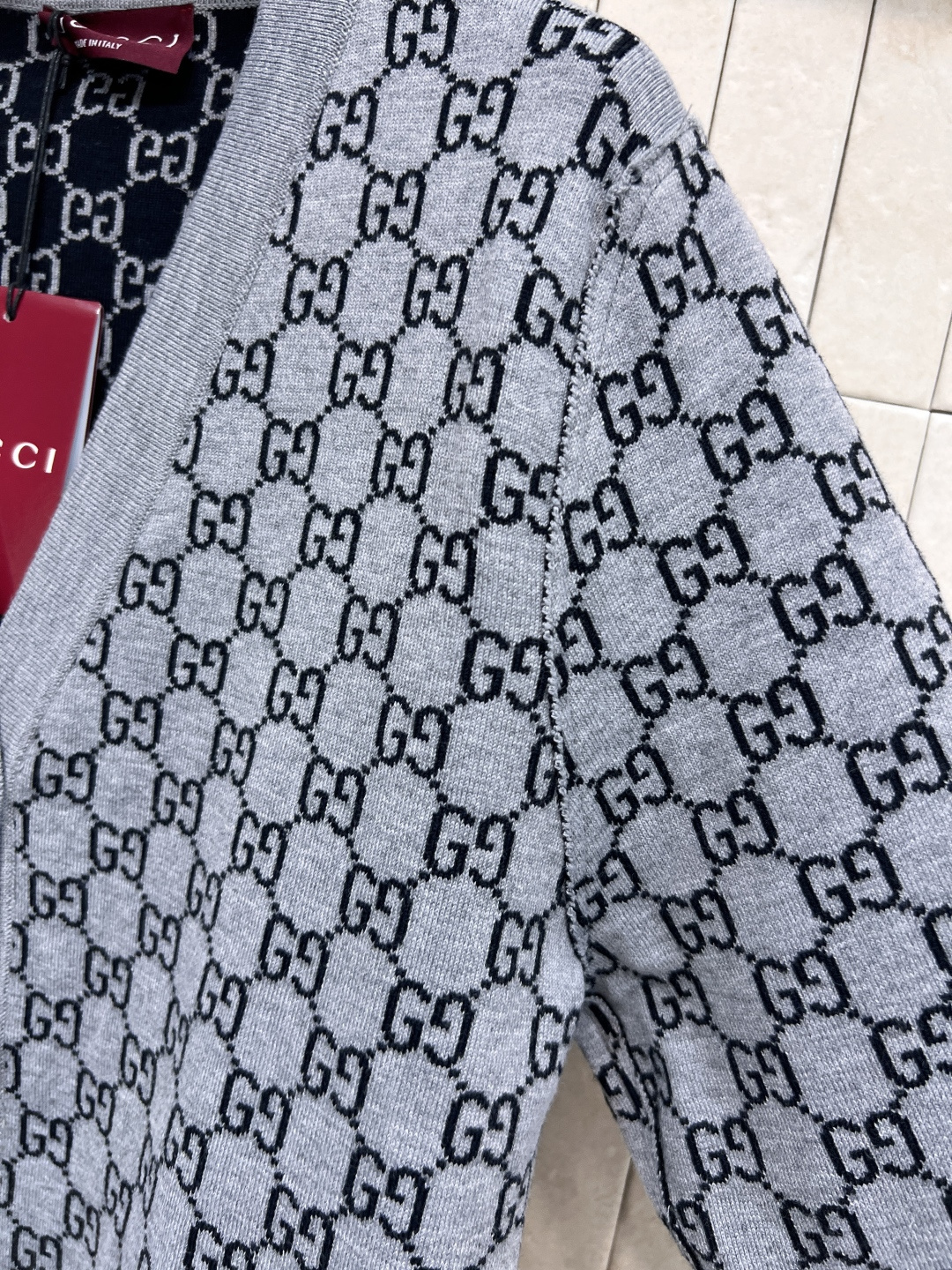 G家 25早秋新款 双G提花系列 圆领短袖衫+V领针织长袖开衫 GG提花自带奢华感 经典宽松版型 上身舒