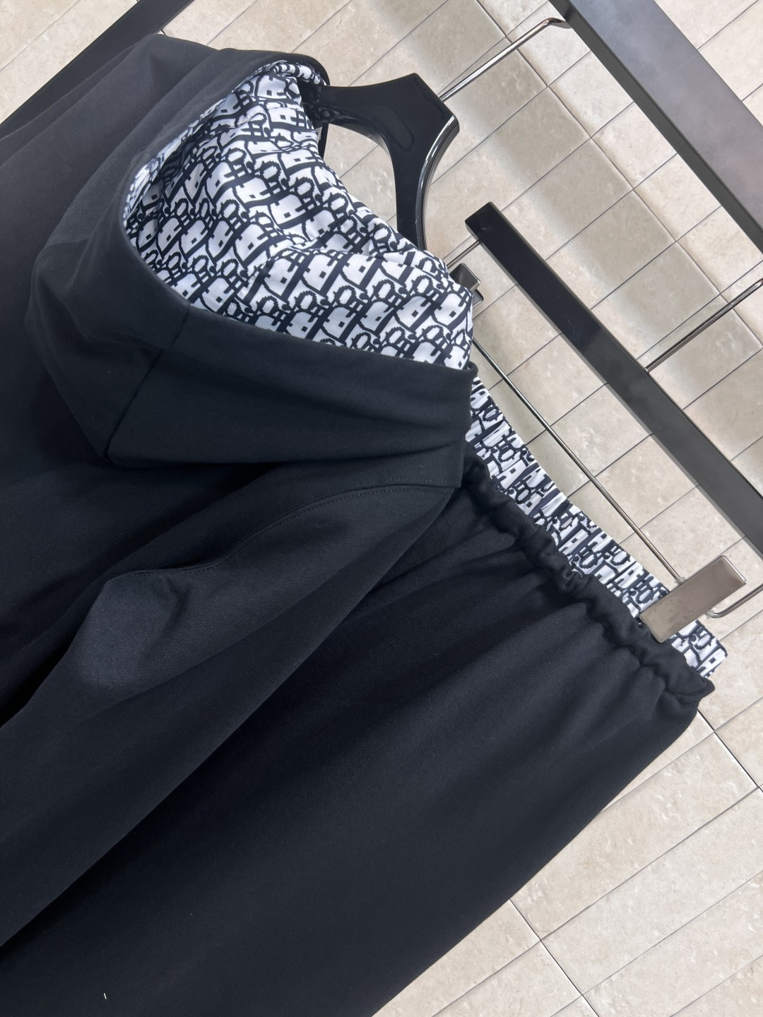 D家 25早秋新款 老花连帽短款外套+双腰头休闲裤 自带帅气和时髦 拼接 logo字母老花 日常休闲逛街