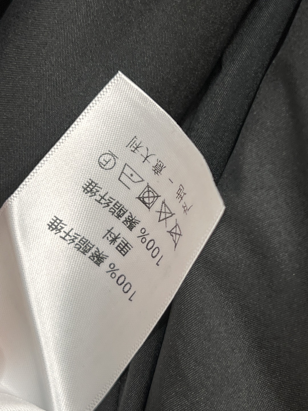 D家 25早秋新款 撞色包边连帽外套 连帽宽松外套 上身百搭不挑人 超有复古时髦感 非常适合初秋穿搭 日