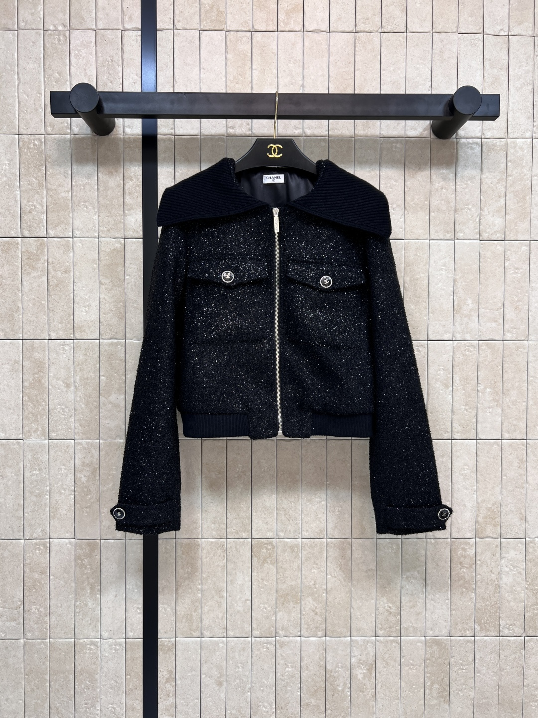 NO:495077,Xiaoxiangjia 25 early autumn new style shawl collar tweed jacket spliced ​​knitted spliced ​​collar design upper body looks slim and retro and stylish, elegant and handsome with pants, customized shiny tweed fabric, autumn and winter outfits are warm and high-end, one color three sizes, chanel, jackets & coats, shawls, alexander wang19860909小香家 25早秋新款 披肩领粗花呢外套 拼接针织拼接领设计 上身显瘦又复古有型 搭配裤子优雅又不失帅气 定制的闪闪的粗花呢面料 秋冬穿搭保暖又高级 一色三码,,chanel,jackets & coats,shawls,alexander wang,Women's clothing