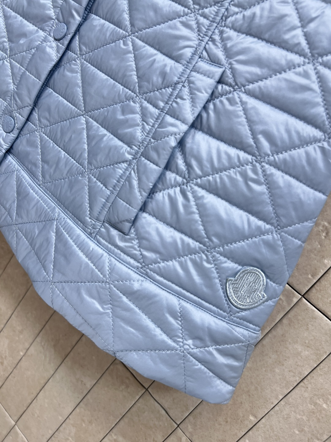 M家 25早秋新款 A摆菱形绗缝马甲 超级显白简约的色系 A摆廓形马甲背心 版型非常显瘦好看 简约高级的