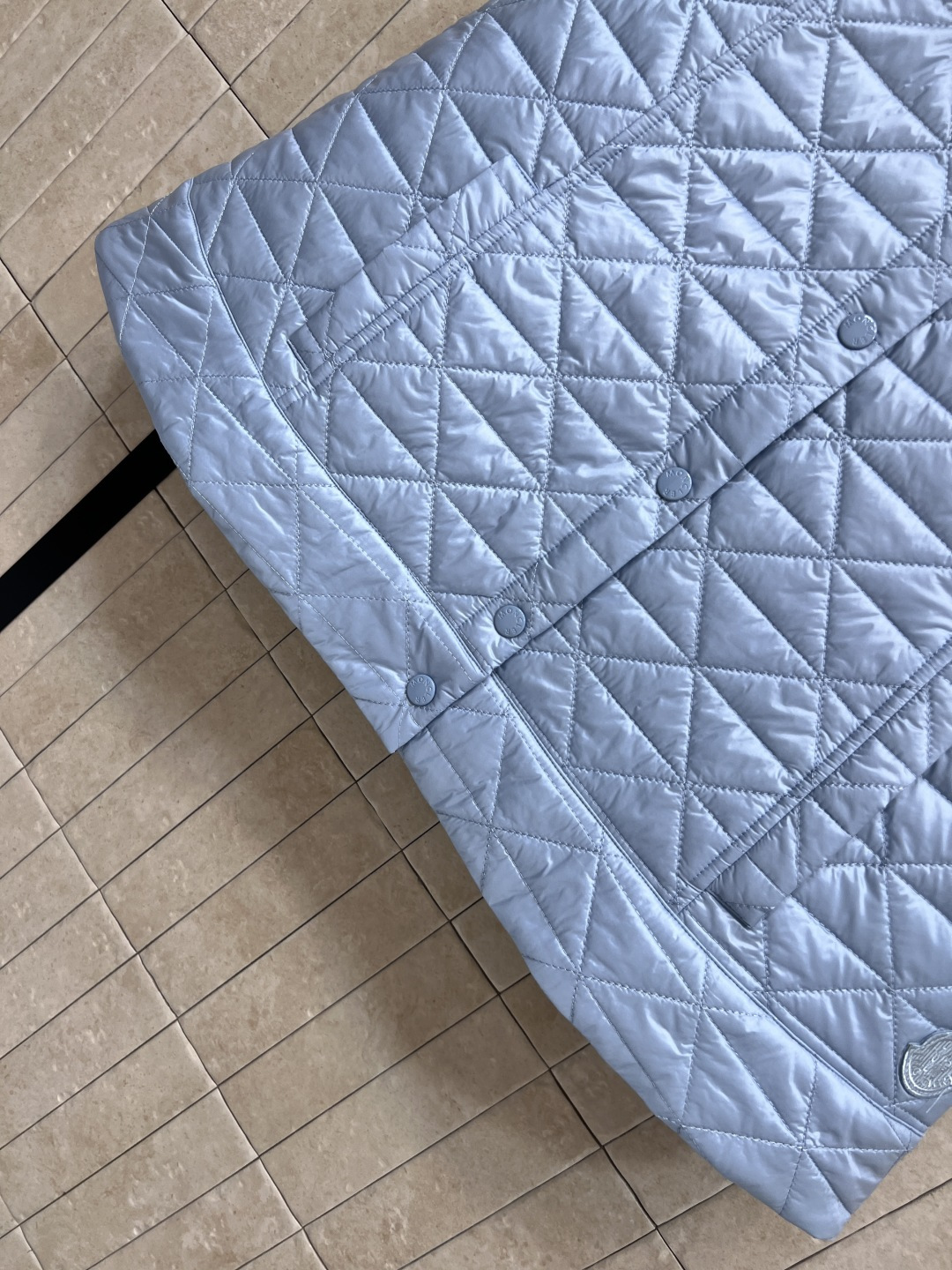 M家 25早秋新款 A摆菱形绗缝马甲 超级显白简约的色系 A摆廓形马甲背心 版型非常显瘦好看 简约高级的