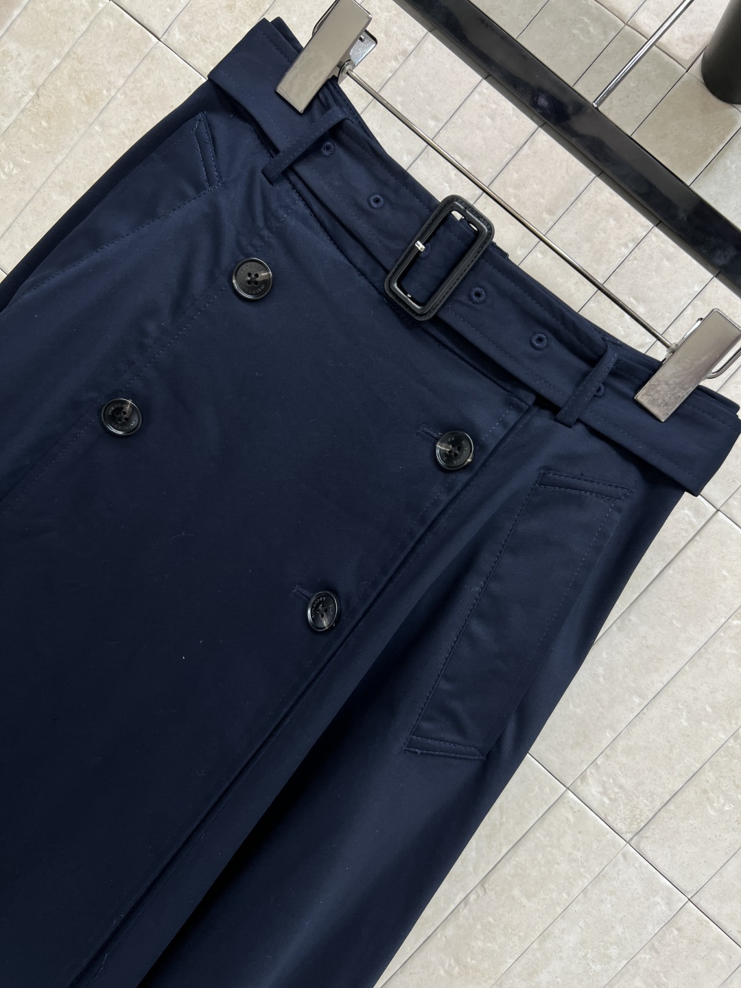 25早秋新款 双排扣高腰百褶裙 高腰压褶A字版型 上身视觉显腿长 本布腰带点缀 超级显白不挑肤色 洗水难