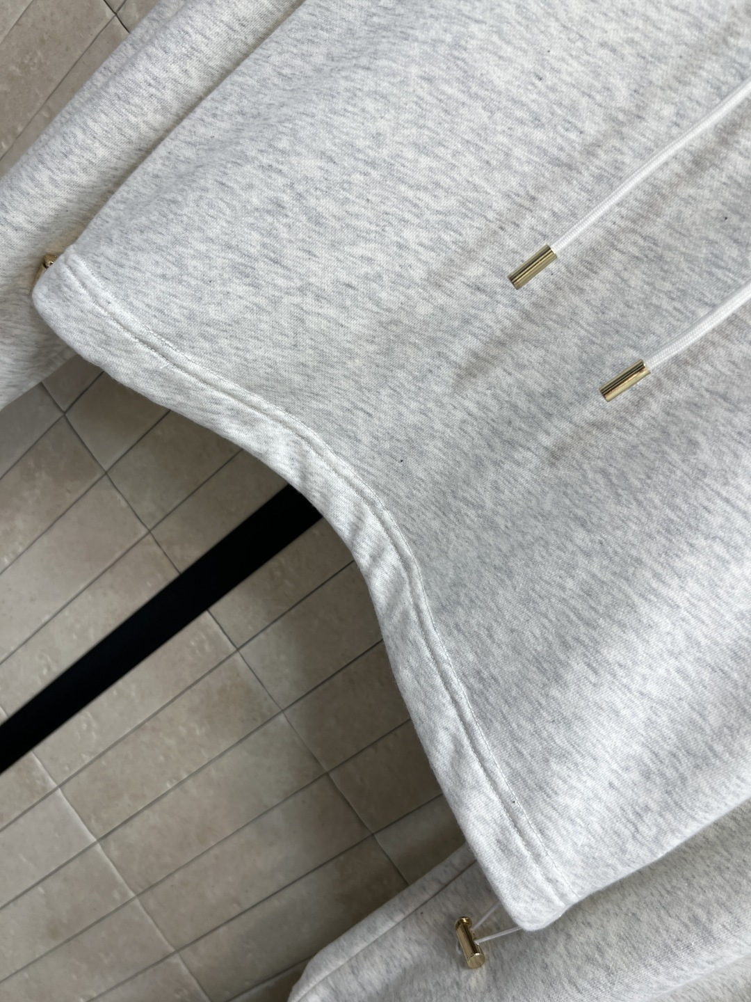 PD家 25早秋新款 三角标休闲套装 连帽短款卫衣 +高腰小脚裤 版型宽松百搭不挑人 彰显减龄青春活力气