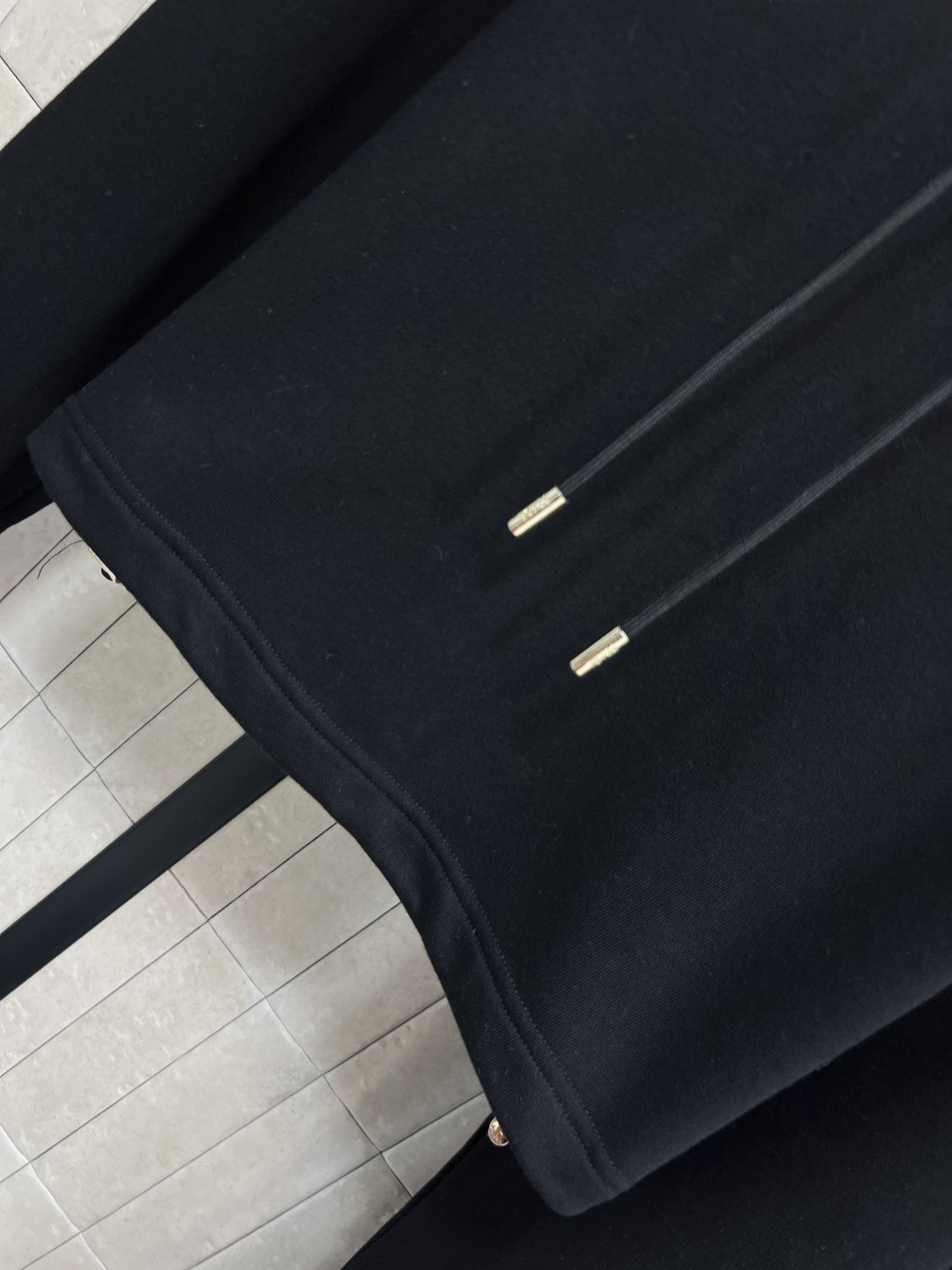 PD家 25早秋新款 三角标休闲套装 连帽短款卫衣 +高腰小脚裤 版型宽松百搭不挑人 彰显减龄青春活力气