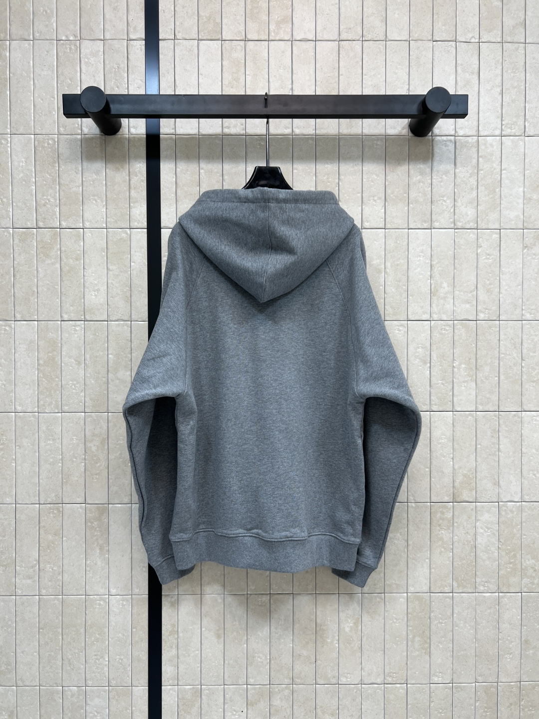 L家 25早秋新款 涂鸦图案连帽卫衣 连帽抽绳小宽松版型 上身百搭不挑人 胸前童趣可爱的宇航员涂鸦图案 