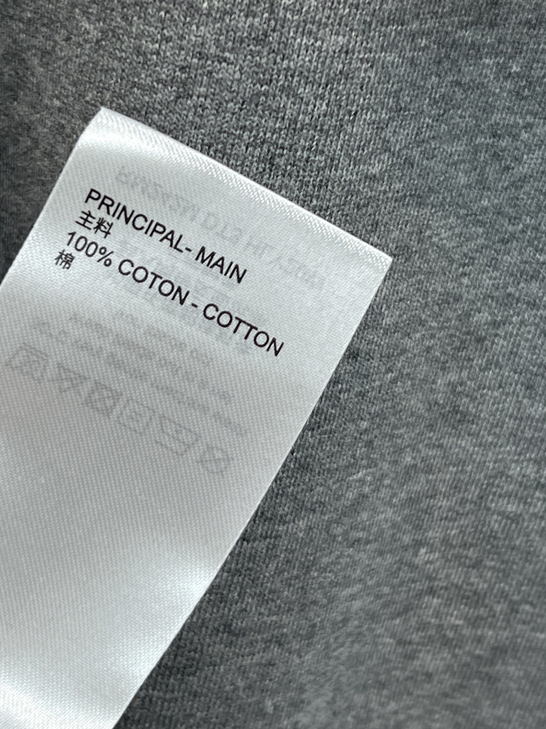 L家 25早秋新款 涂鸦图案连帽卫衣 连帽抽绳小宽松版型 上身百搭不挑人 胸前童趣可爱的宇航员涂鸦图案 