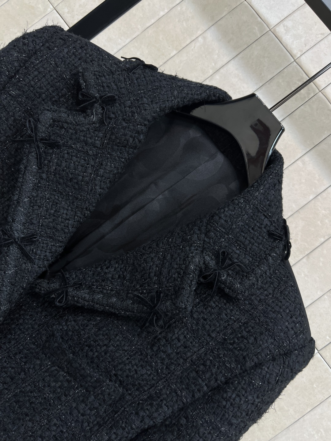 小香家 25早秋新款 蝴蝶结装饰粗花呢西服外套 帅气又温柔的小外套 可甜可盐 上身减龄感十足 气质西装领