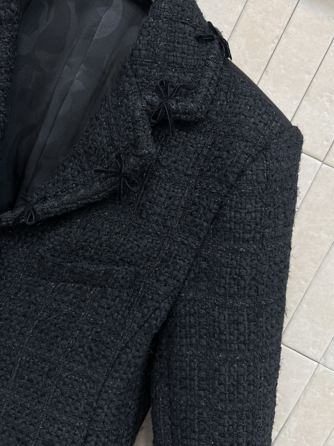 小香家 25早秋新款 蝴蝶结装饰粗花呢西服外套 帅气又温柔的小外套 可甜可盐 上身减龄感十足 气质西装领