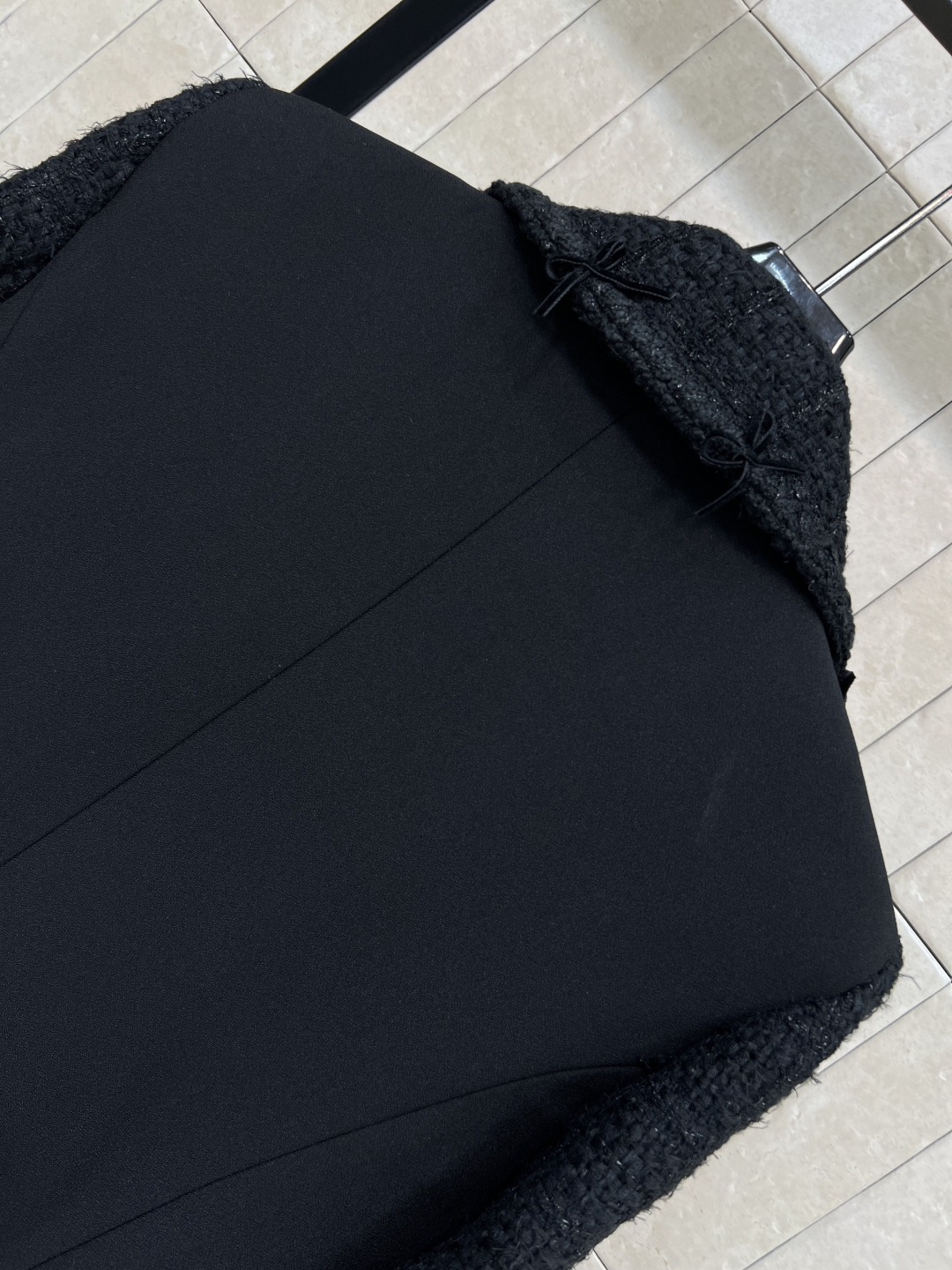 小香家 25早秋新款 蝴蝶结装饰粗花呢西服外套 帅气又温柔的小外套 可甜可盐 上身减龄感十足 气质西装领