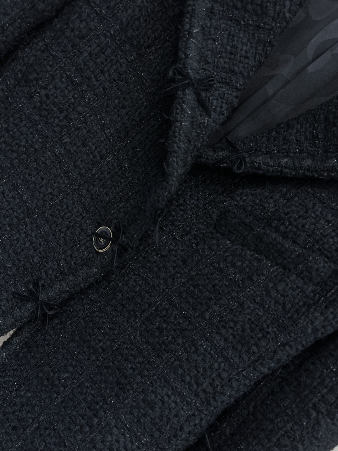 小香家 25早秋新款 蝴蝶结装饰粗花呢西服外套 帅气又温柔的小外套 可甜可盐 上身减龄感十足 气质西装领