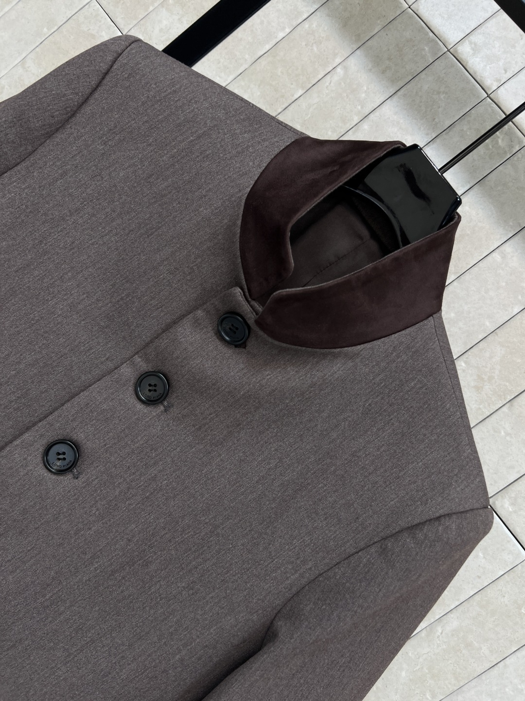 LP家 25秋冬新款 拼色立领西装外套+高腰百褶半身裙 妥妥的老钱风 上身又帅又高级 撞色拼接小立领设计