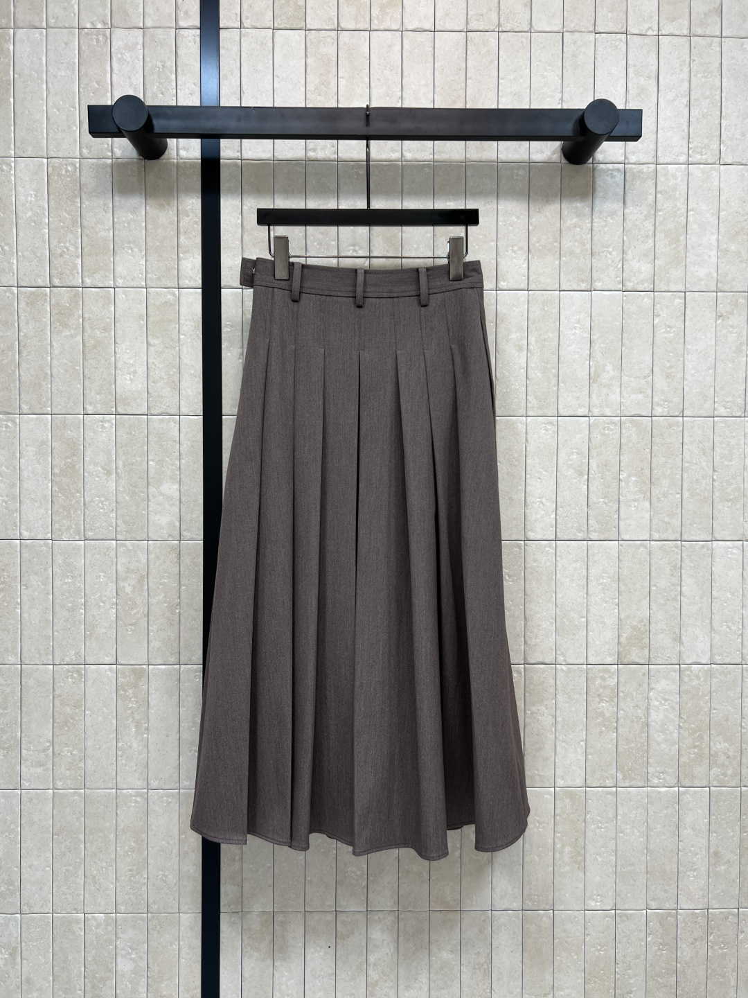 LP家 25秋冬新款 拼色立领西装外套+高腰百褶半身裙 妥妥的老钱风 上身又帅又高级 撞色拼接小立领设计