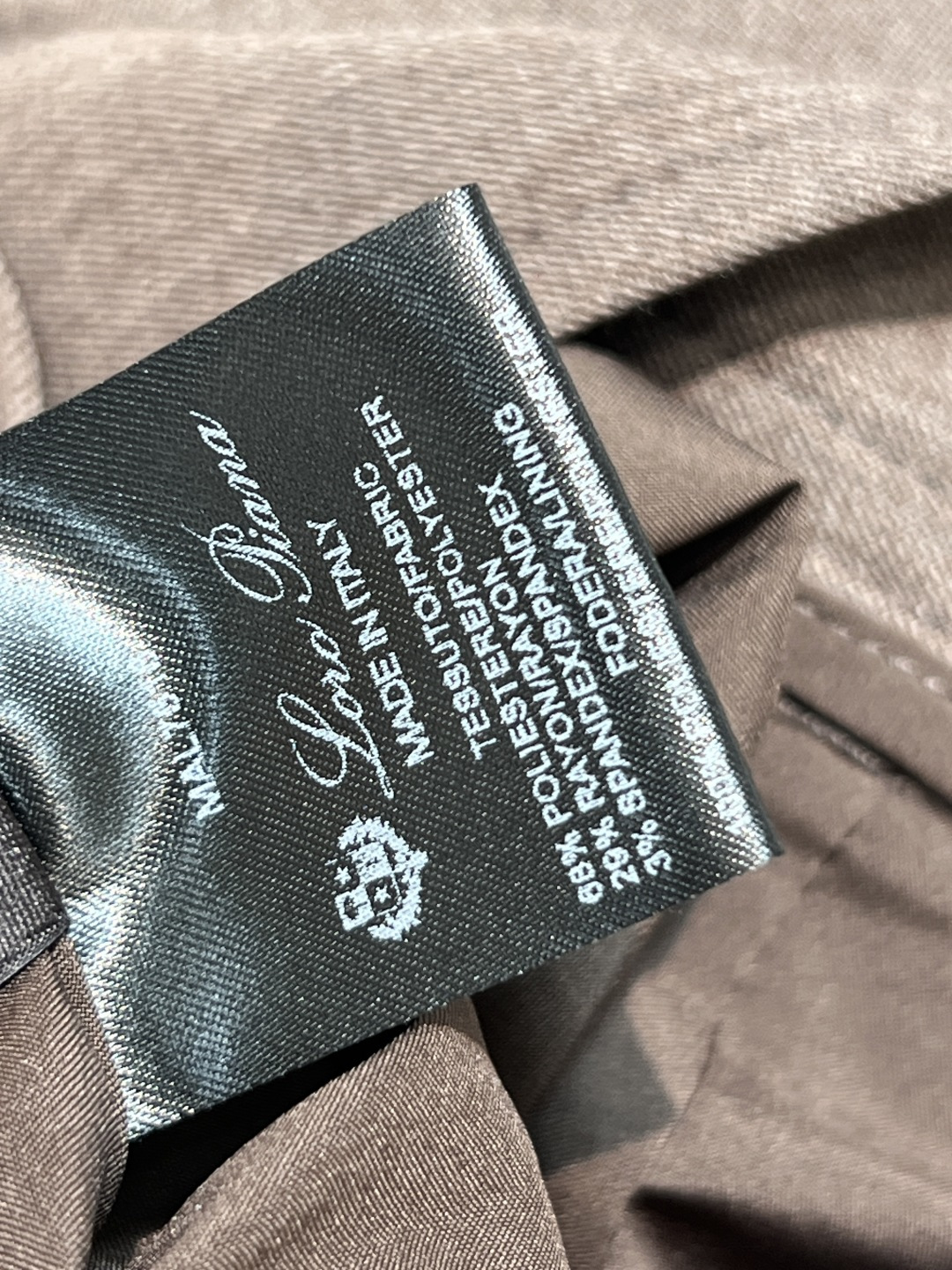 LP家 25秋冬新款 拼色立领西装外套+高腰百褶半身裙 妥妥的老钱风 上身又帅又高级 撞色拼接小立领设计