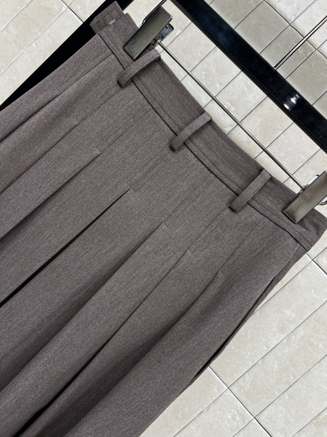 LP家 25秋冬新款 拼色立领西装外套+高腰百褶半身裙 妥妥的老钱风 上身又帅又高级 撞色拼接小立领设计