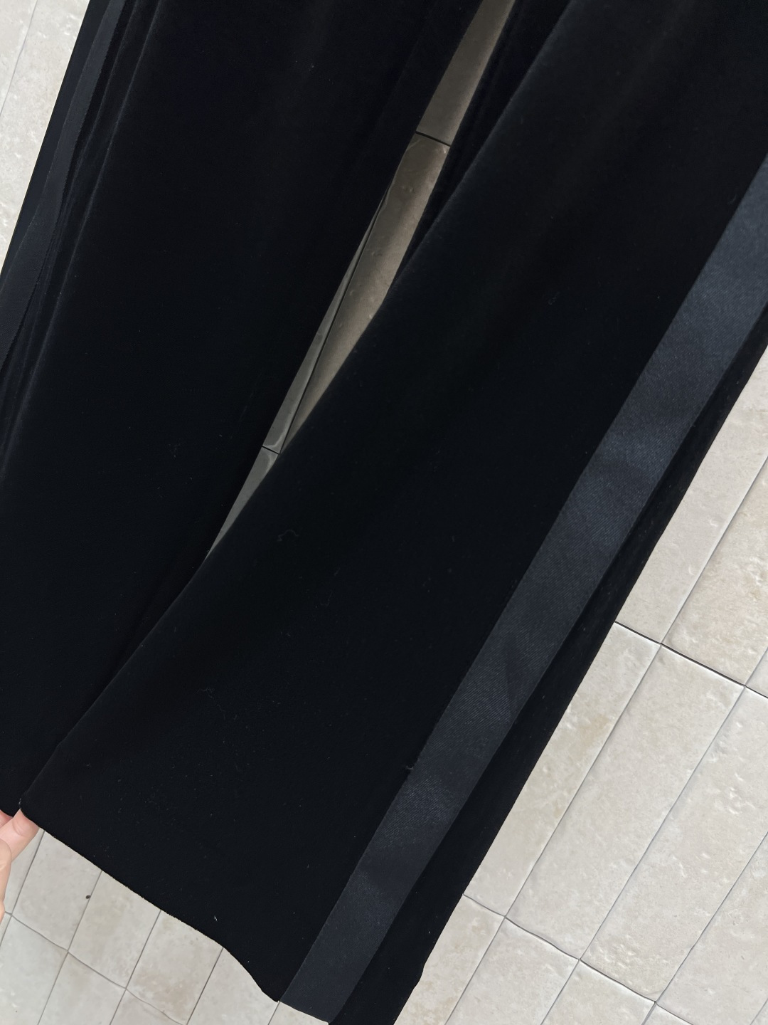 D家25秋冬新款 丝绒休闲裤 直简阔腿裤型 一秒显瘦又百搭 显高显瘦的时髦神器 日常必备高街单品 低调又
