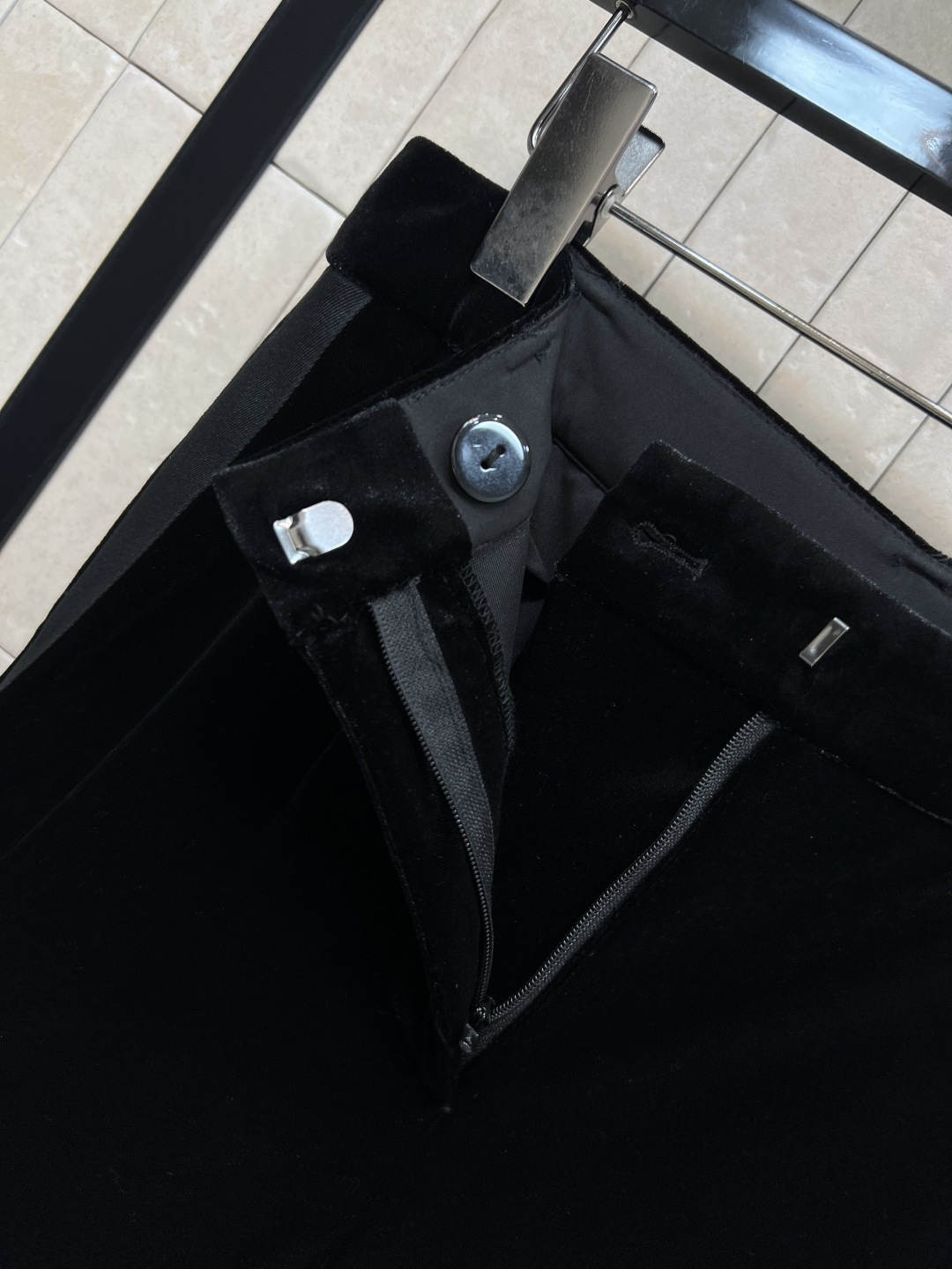 D家25秋冬新款 丝绒休闲裤 直简阔腿裤型 一秒显瘦又百搭 显高显瘦的时髦神器 日常必备高街单品 低调又