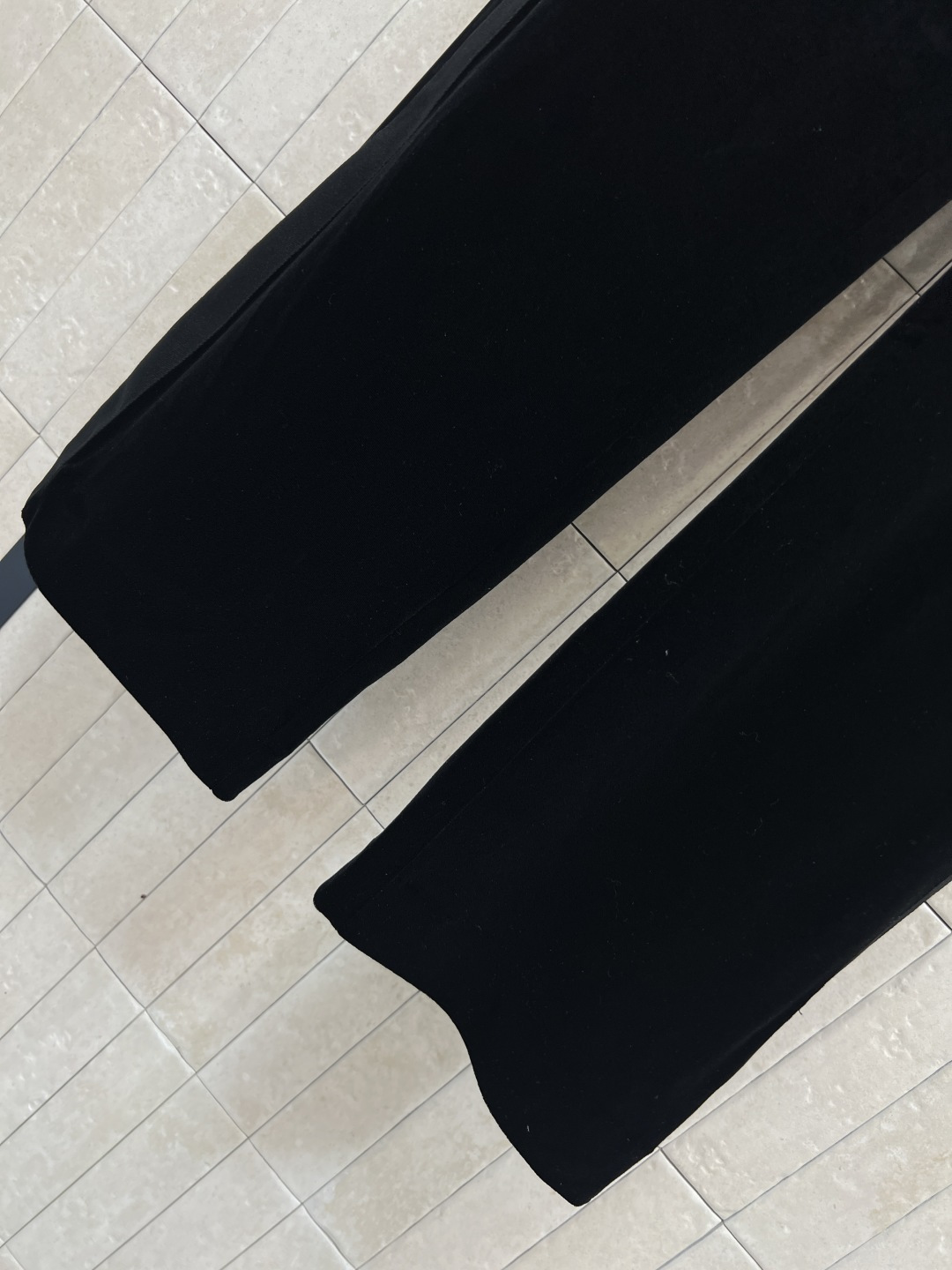 D家25秋冬新款 丝绒休闲裤 直简阔腿裤型 一秒显瘦又百搭 显高显瘦的时髦神器 日常必备高街单品 低调又