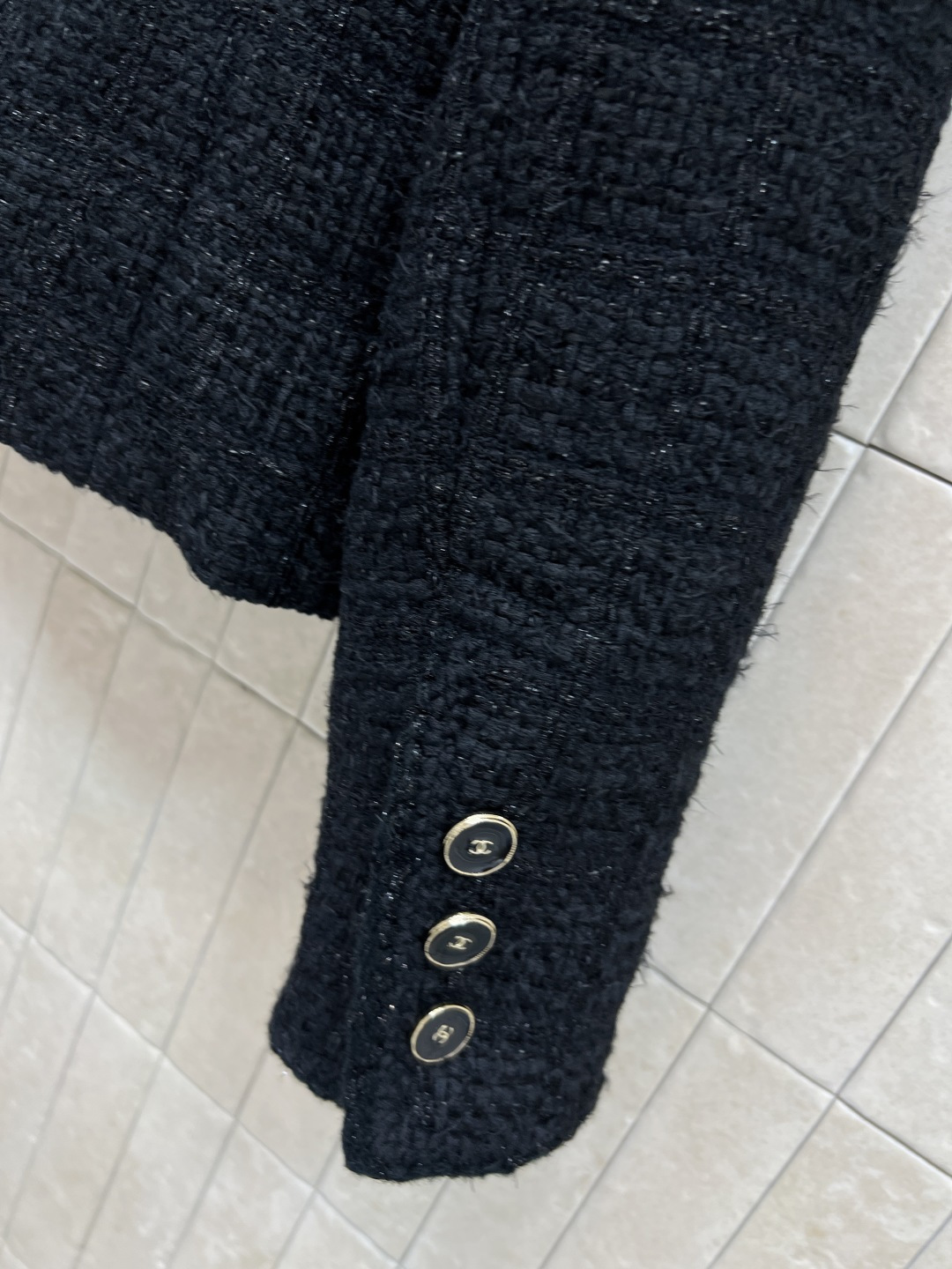 小香家 25秋冬新款 圆领粗花呢外套 经典基础版型百搭不挑人 Logo纽扣点缀 双口袋美观实用 高级有质