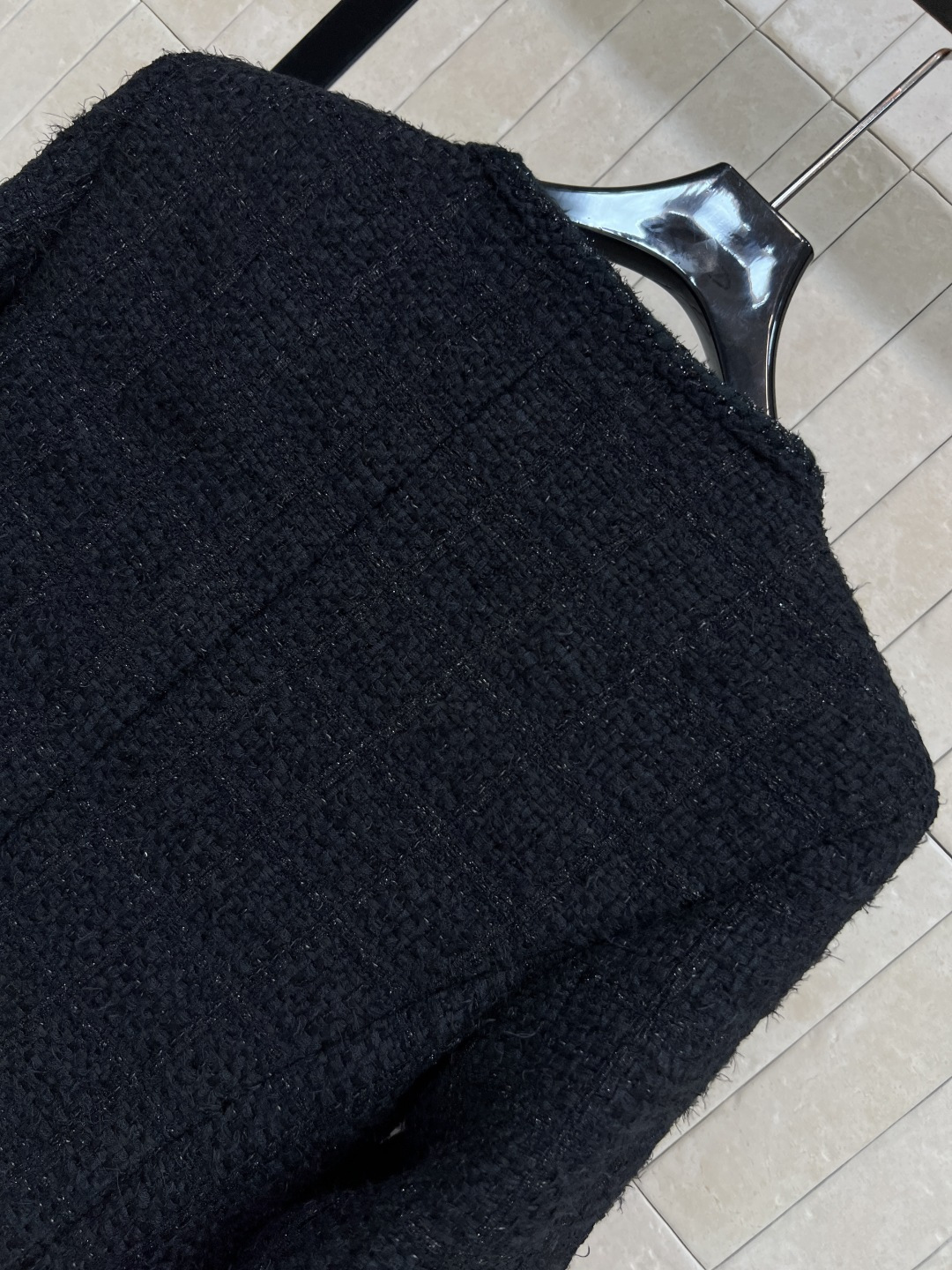 小香家 25秋冬新款 圆领粗花呢外套 经典基础版型百搭不挑人 Logo纽扣点缀 双口袋美观实用 高级有质