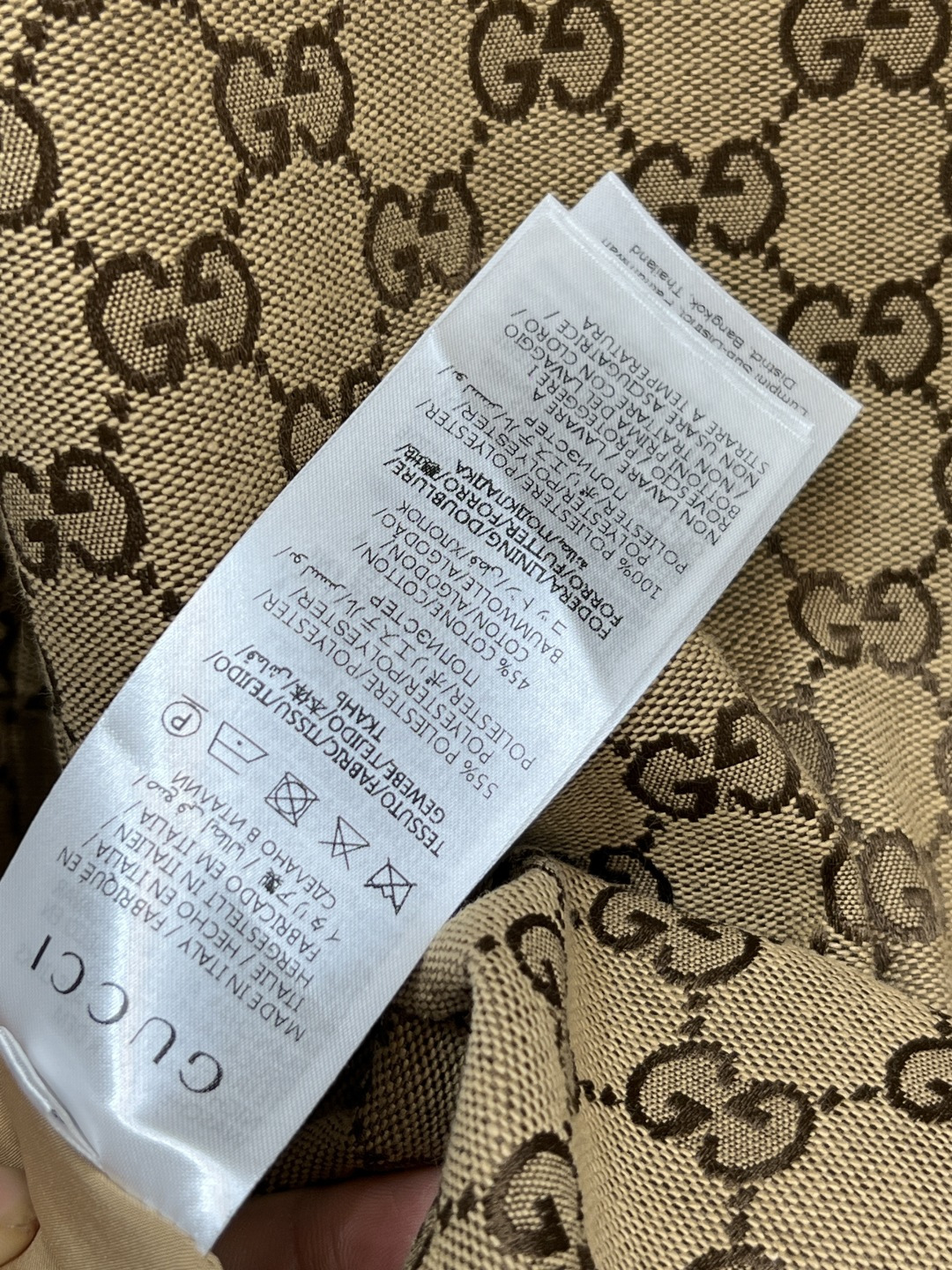 G家 25秋冬新款 双G提花连帽收腰外套 上身简直太绝了 显白显瘦又酷帅 腰间采用松紧抽绳收腰设计 潮酷