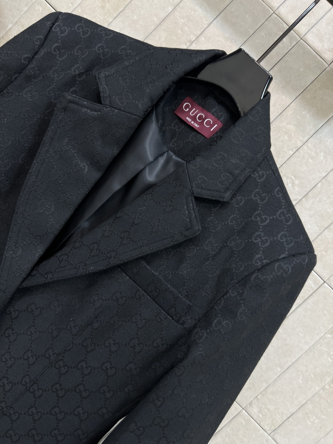 G家 25秋冬新款 双G提花西装外套 各种场合都适合穿 秒抬气质 超级有气质 自带气场感 合身的版型 属