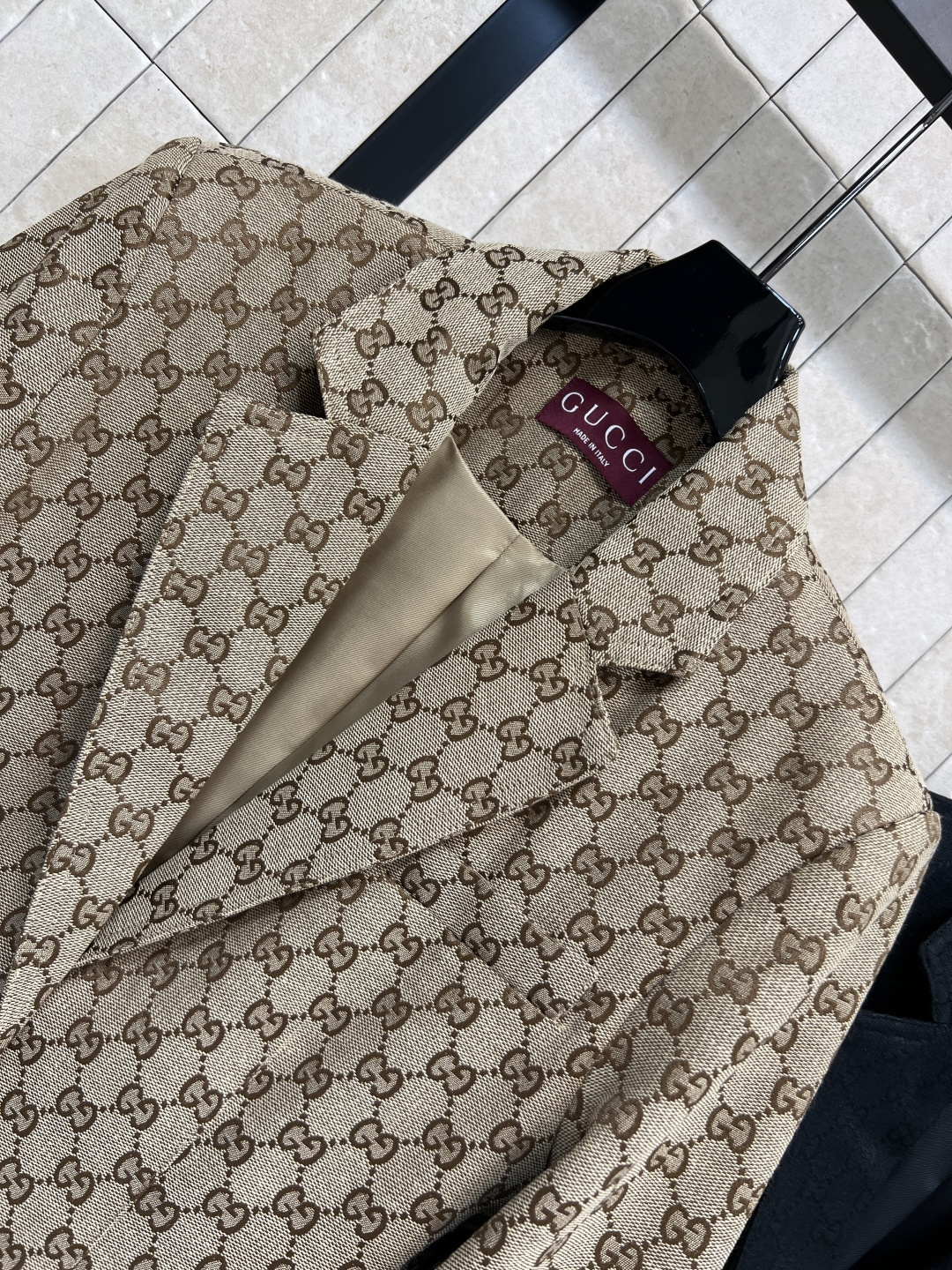 G家 25秋冬新款 双G提花西装外套 各种场合都适合穿 秒抬气质 超级有气质 自带气场感 合身的版型 属