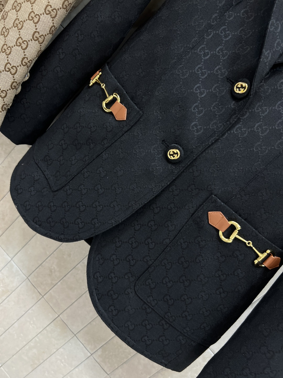 G家 25秋冬新款 双G提花西装外套 各种场合都适合穿 秒抬气质 超级有气质 自带气场感 合身的版型 属