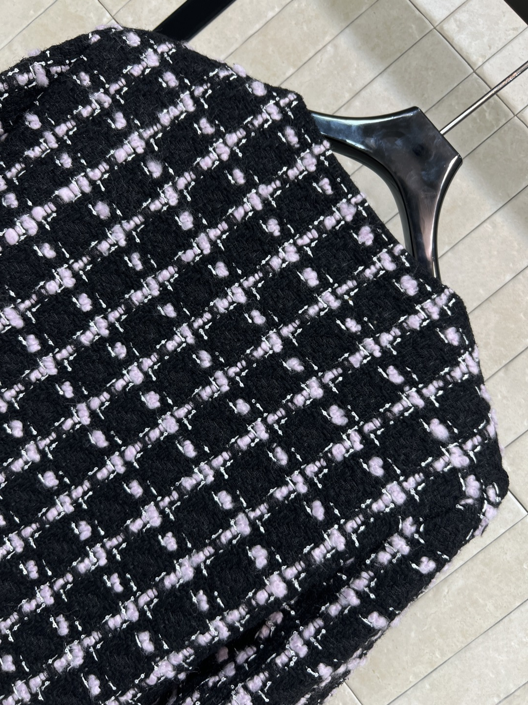 小香家 25秋冬新款 格纹粗花呢系列 圆领短款外套+圆领连衣裙外套 +短裙 一系列搭配上身很抬气质 时髦