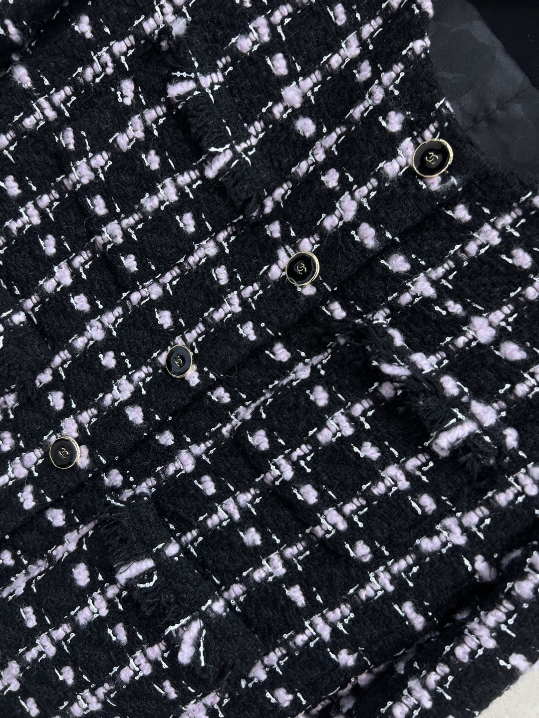 小香家 25秋冬新款 格纹粗花呢系列 圆领短款外套+圆领连衣裙外套 +短裙 一系列搭配上身很抬气质 时髦