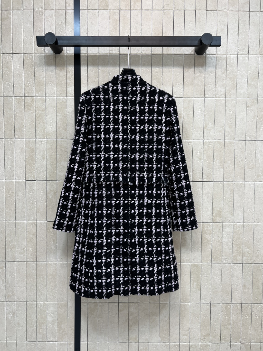 小香家 25秋冬新款 格纹粗花呢系列 圆领短款外套+圆领连衣裙外套 +短裙 一系列搭配上身很抬气质 时髦