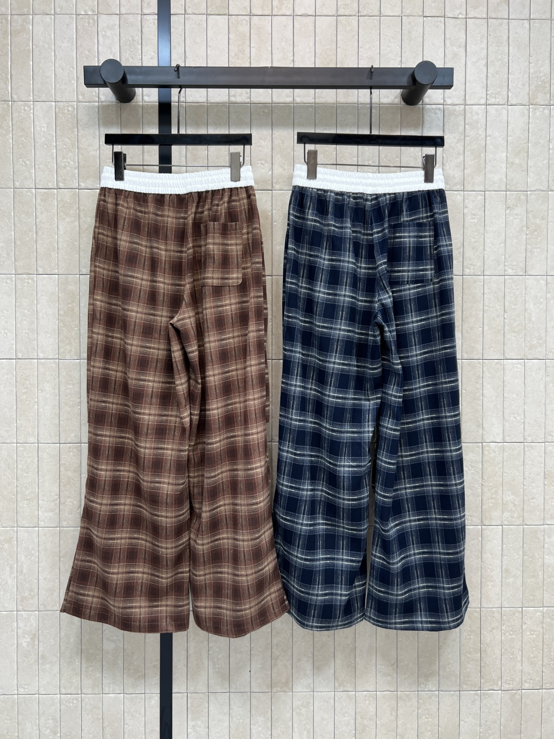 MIu家 25秋冬新款 格纹褶皱休闲裤 直筒撞色高腰设计 显瘦又藏肉 裤脚褶皱设计 酷女孩必收款 炫酷休