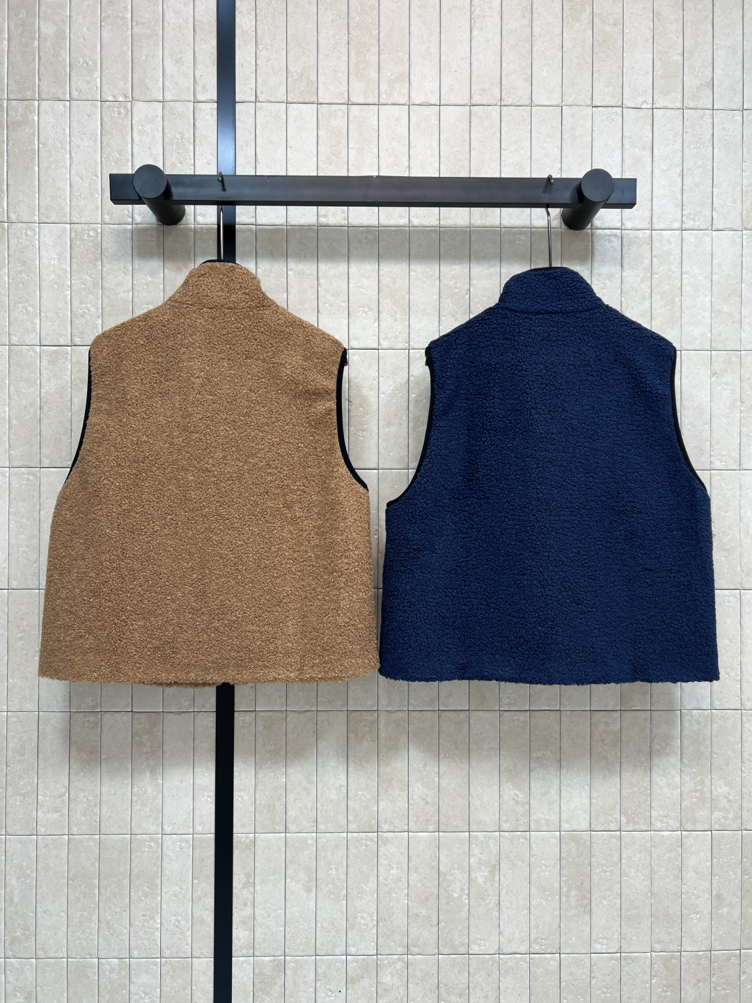 MIu家 25秋冬新款 摇粒绒拉链马甲外套 造型时髦的单品搭配 小立领无袖背心马甲 上身帅气又时髦有型 