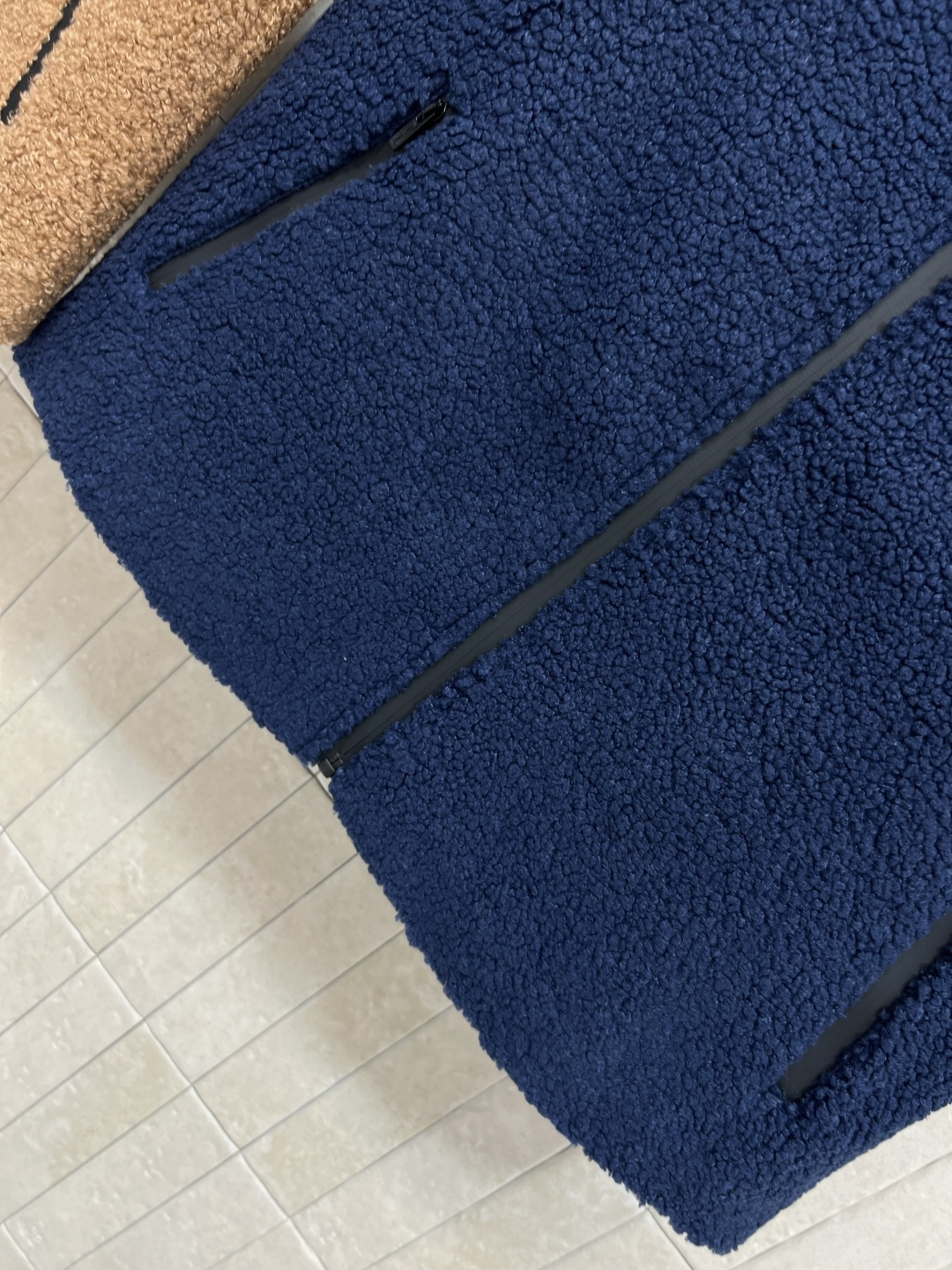 MIu家 25秋冬新款 摇粒绒拉链马甲外套 造型时髦的单品搭配 小立领无袖背心马甲 上身帅气又时髦有型 